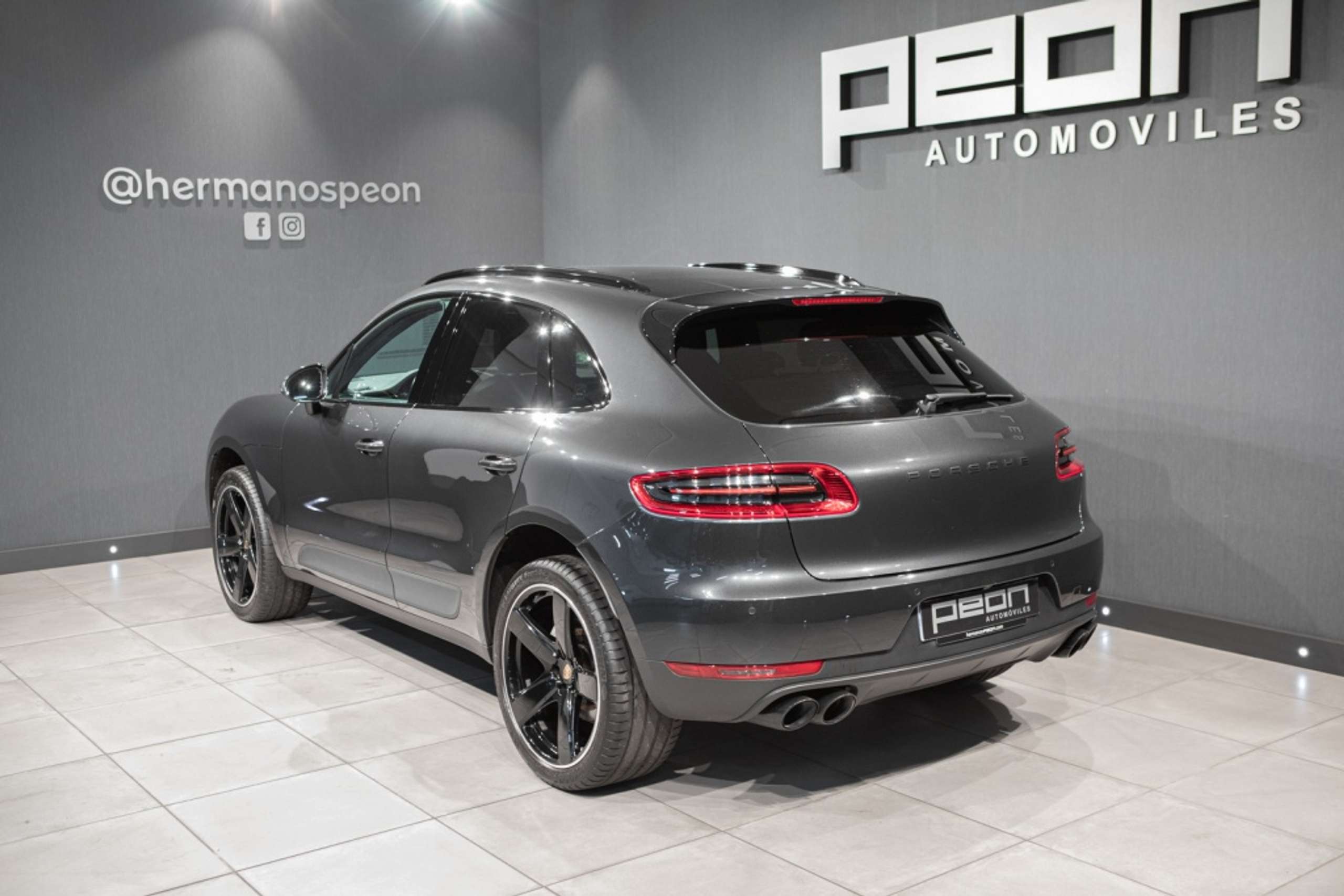 Porsche - Macan