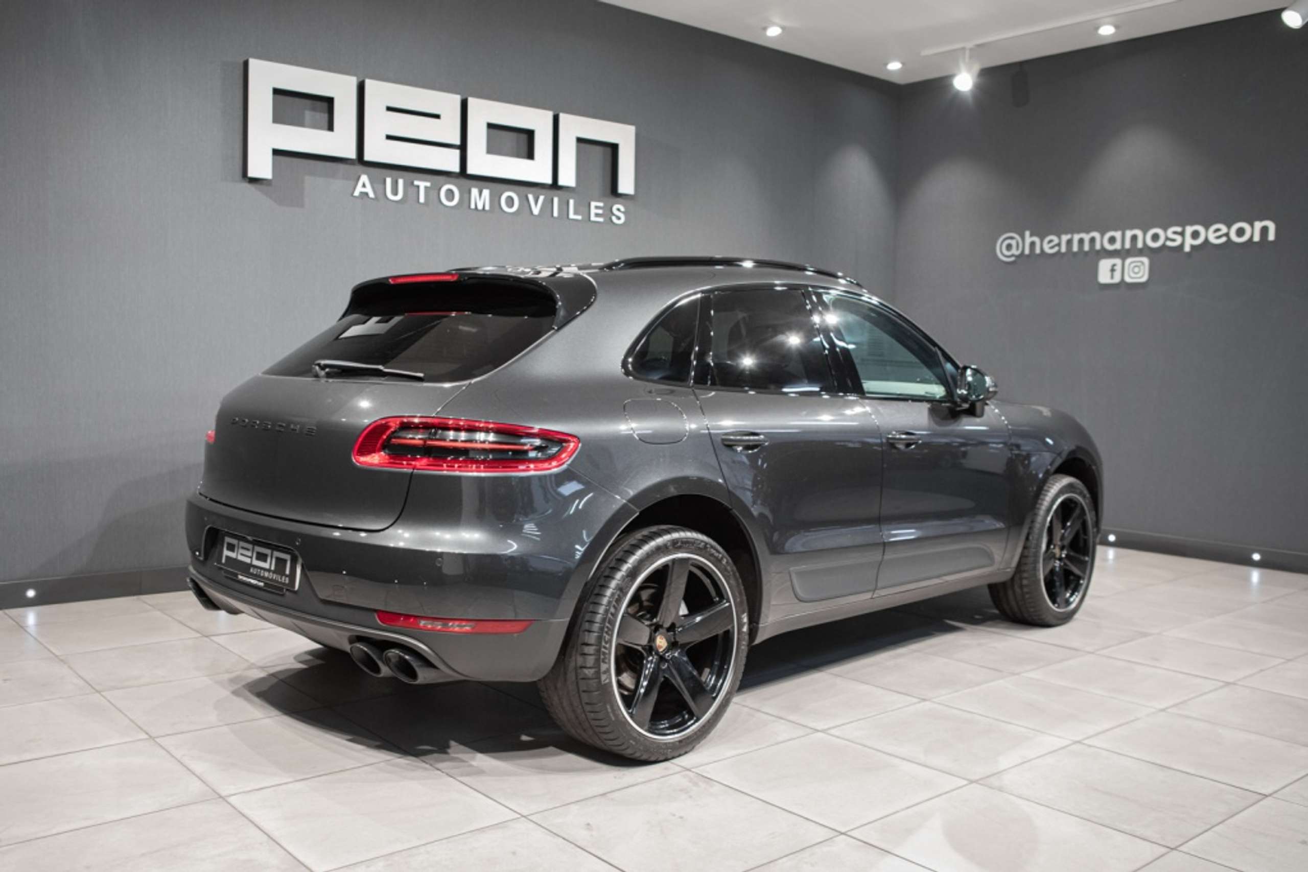 Porsche - Macan