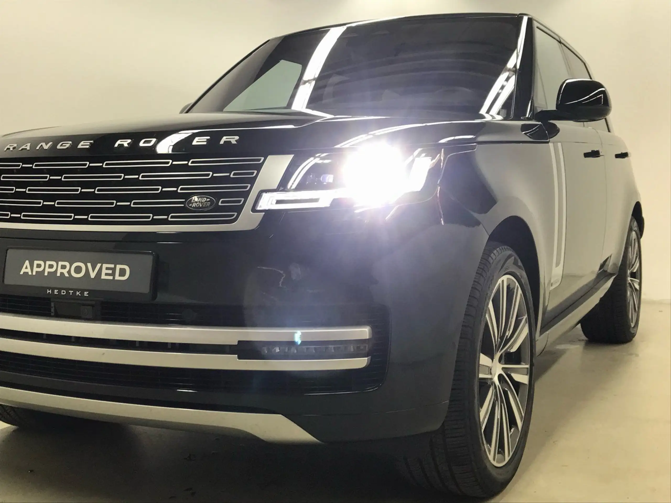 Land Rover - Range Rover