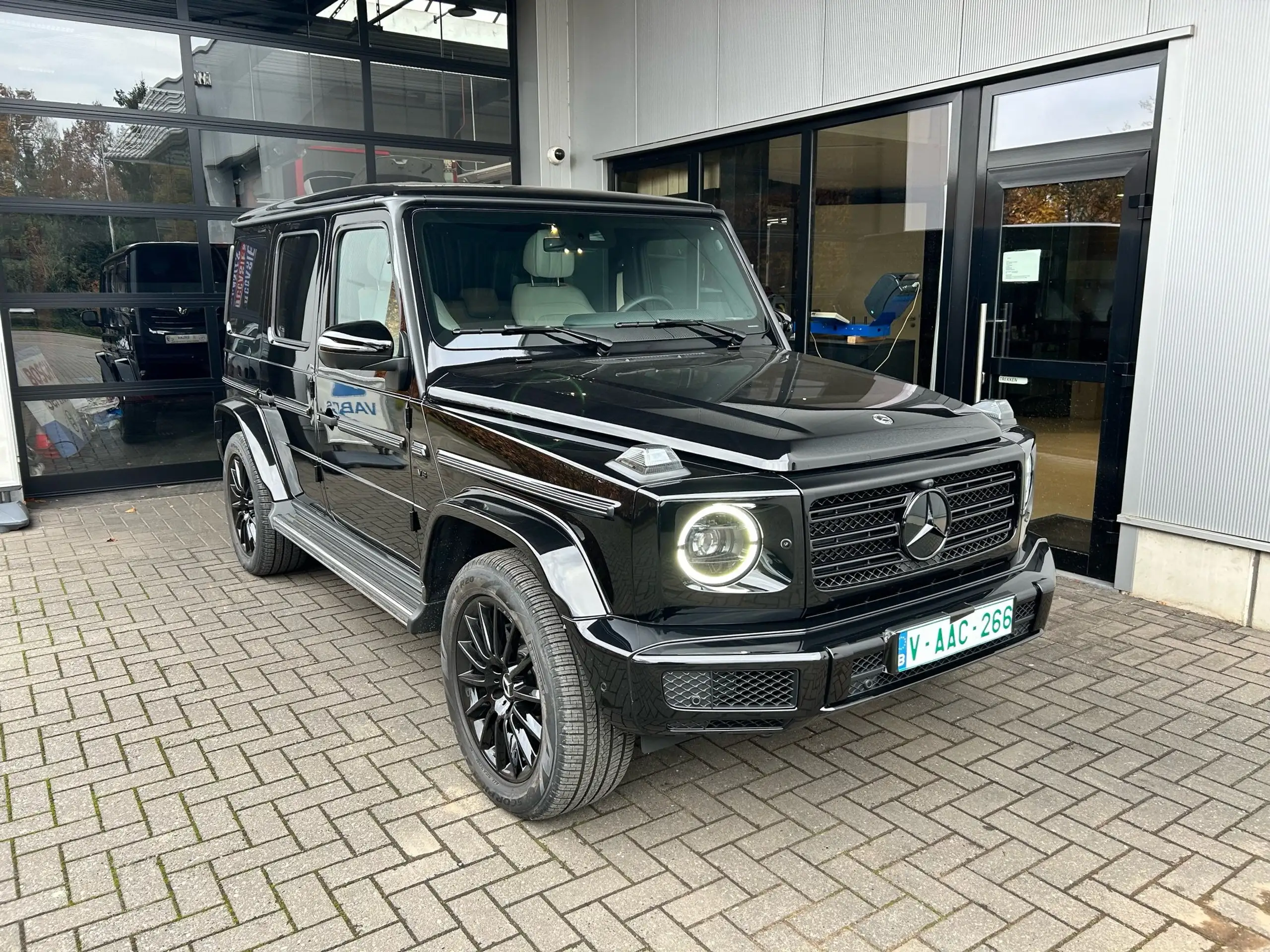 Mercedes-Benz - G 500