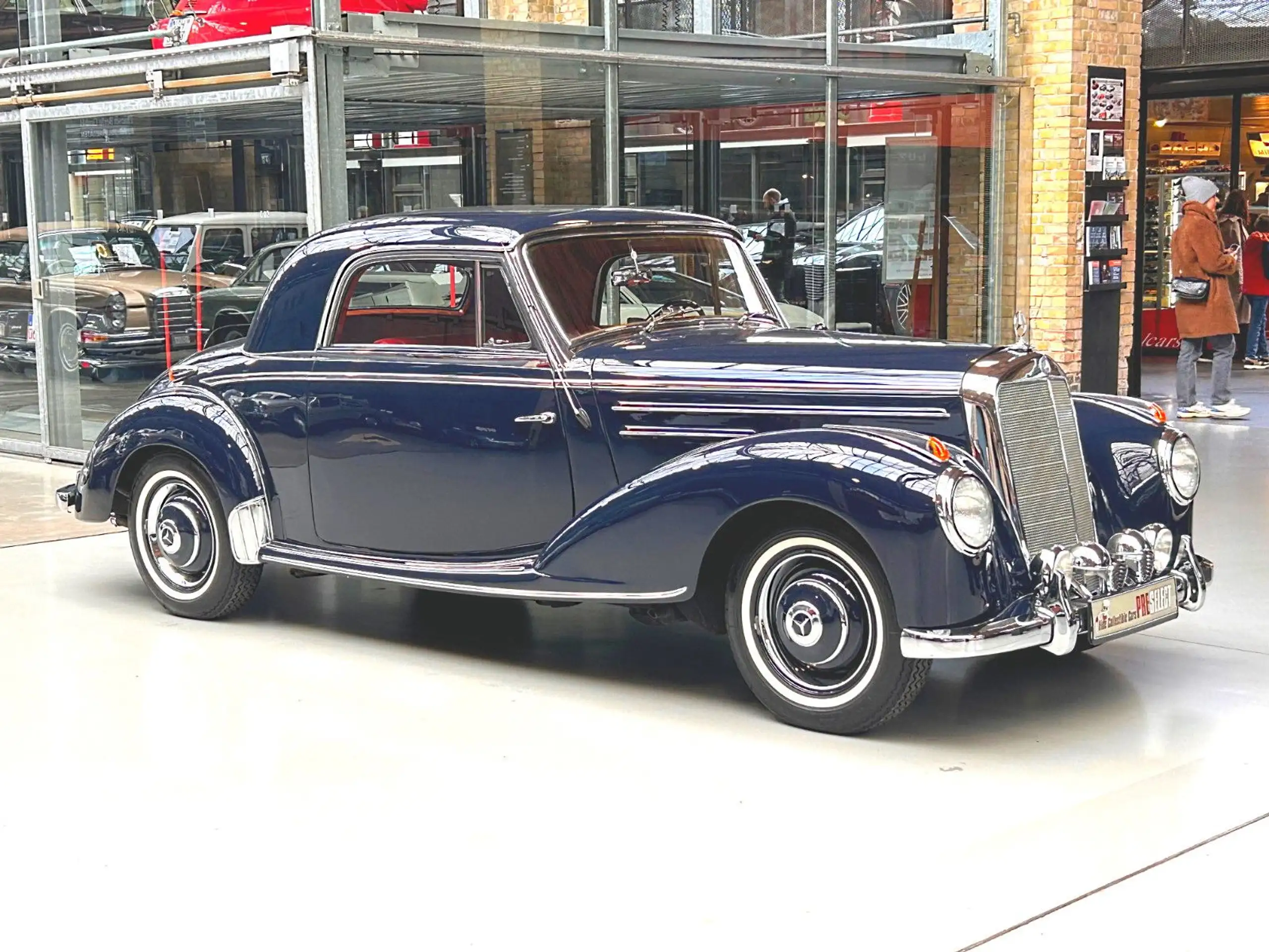 Mercedes-Benz - 220