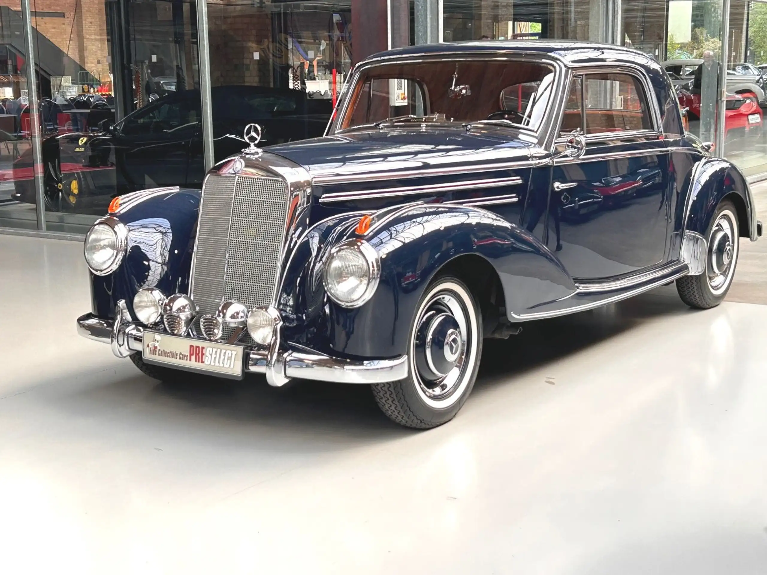 Mercedes-Benz - 220