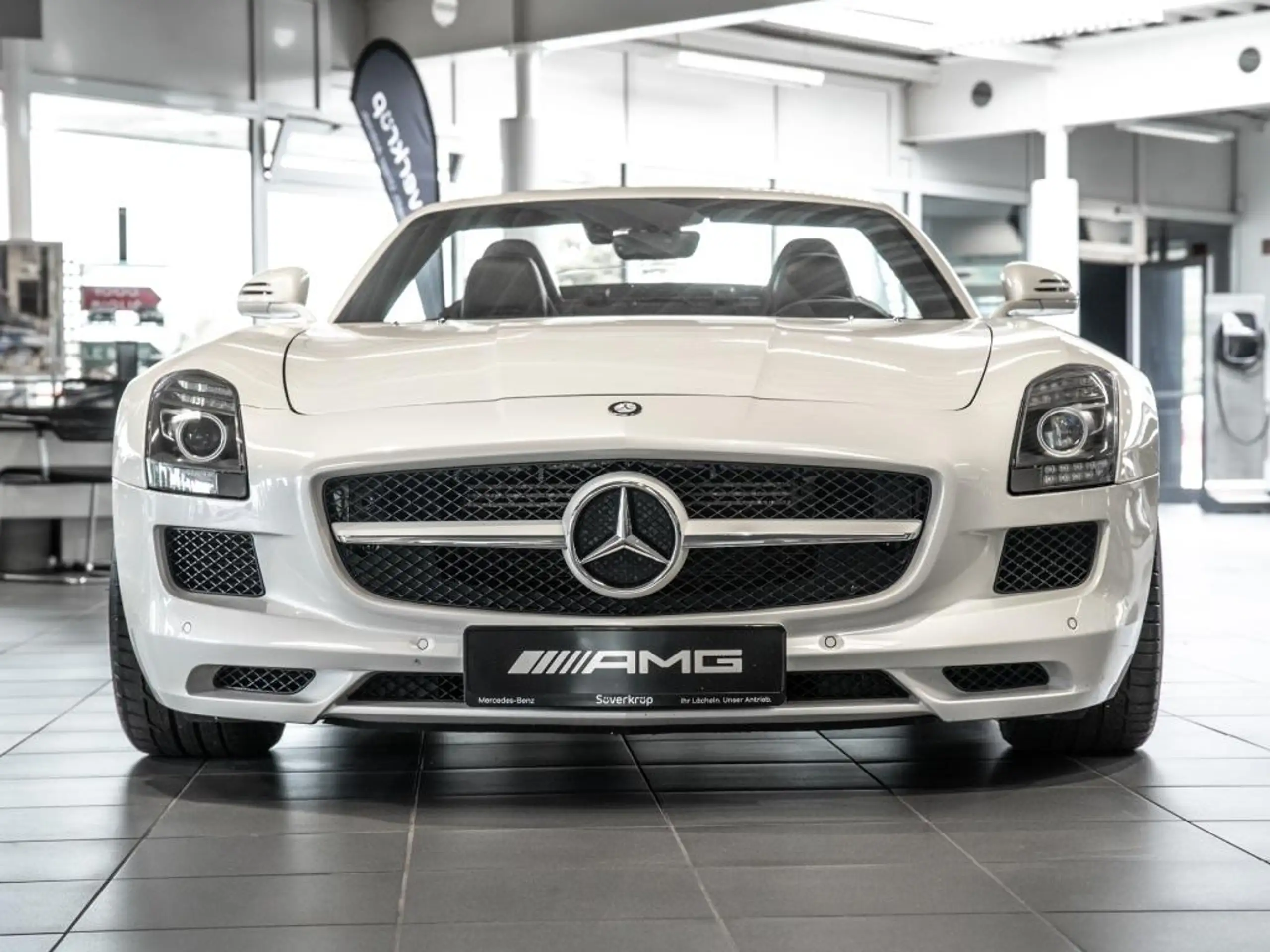 Mercedes-Benz - SLS