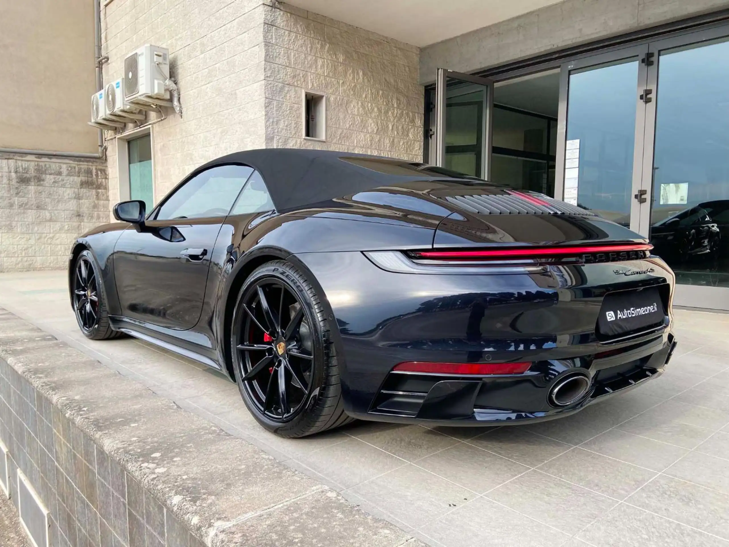 Porsche - 911