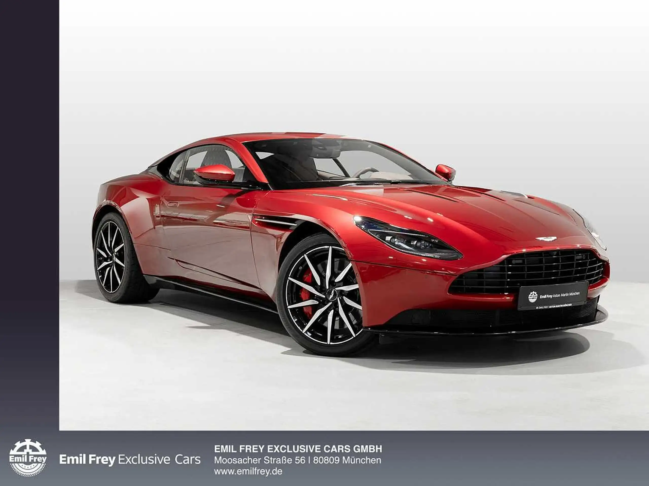 Aston Martin DB11 2023