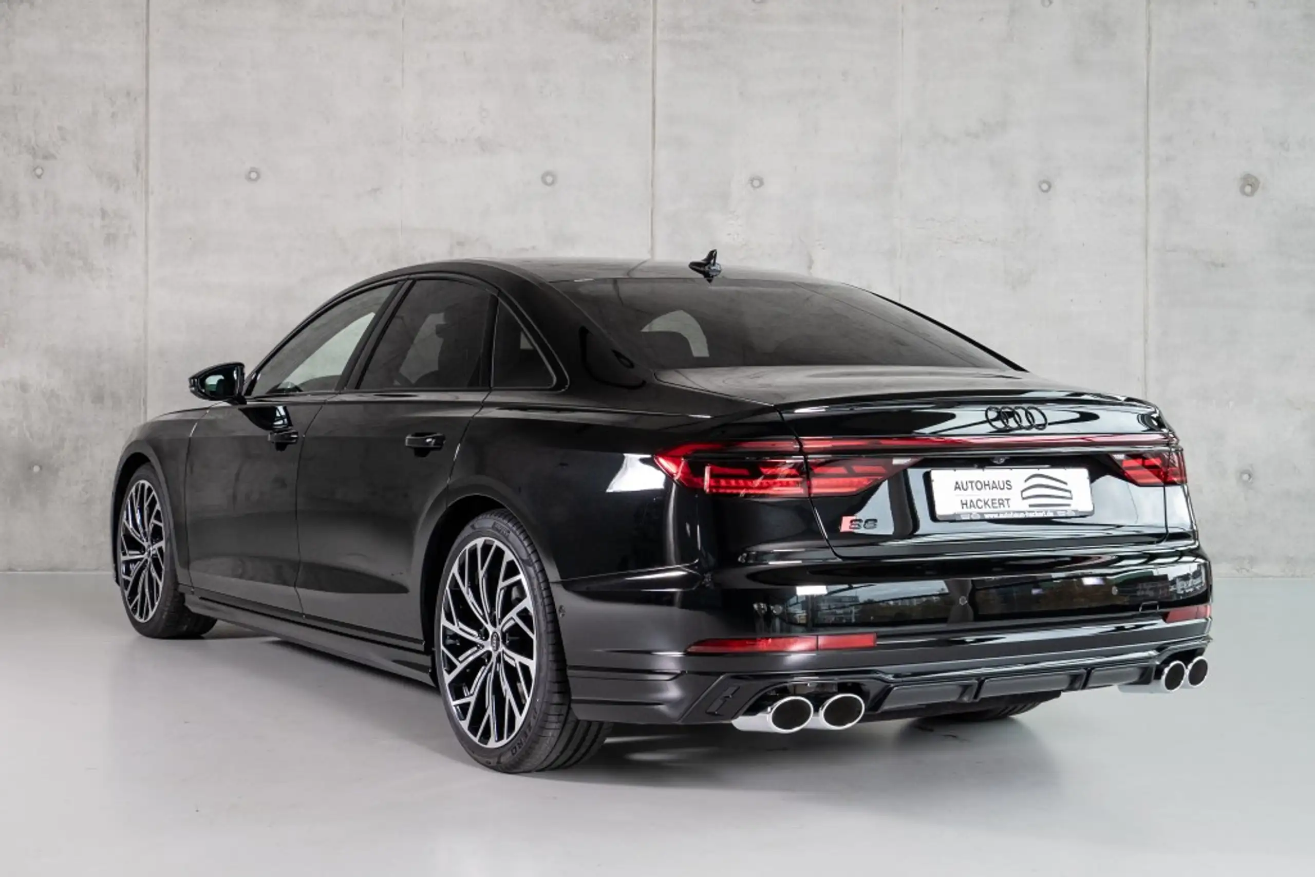 Audi - S8