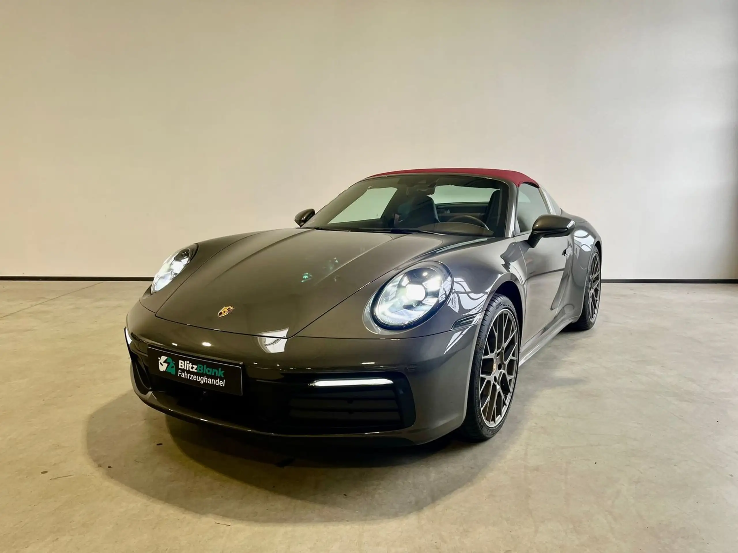 Porsche - 911