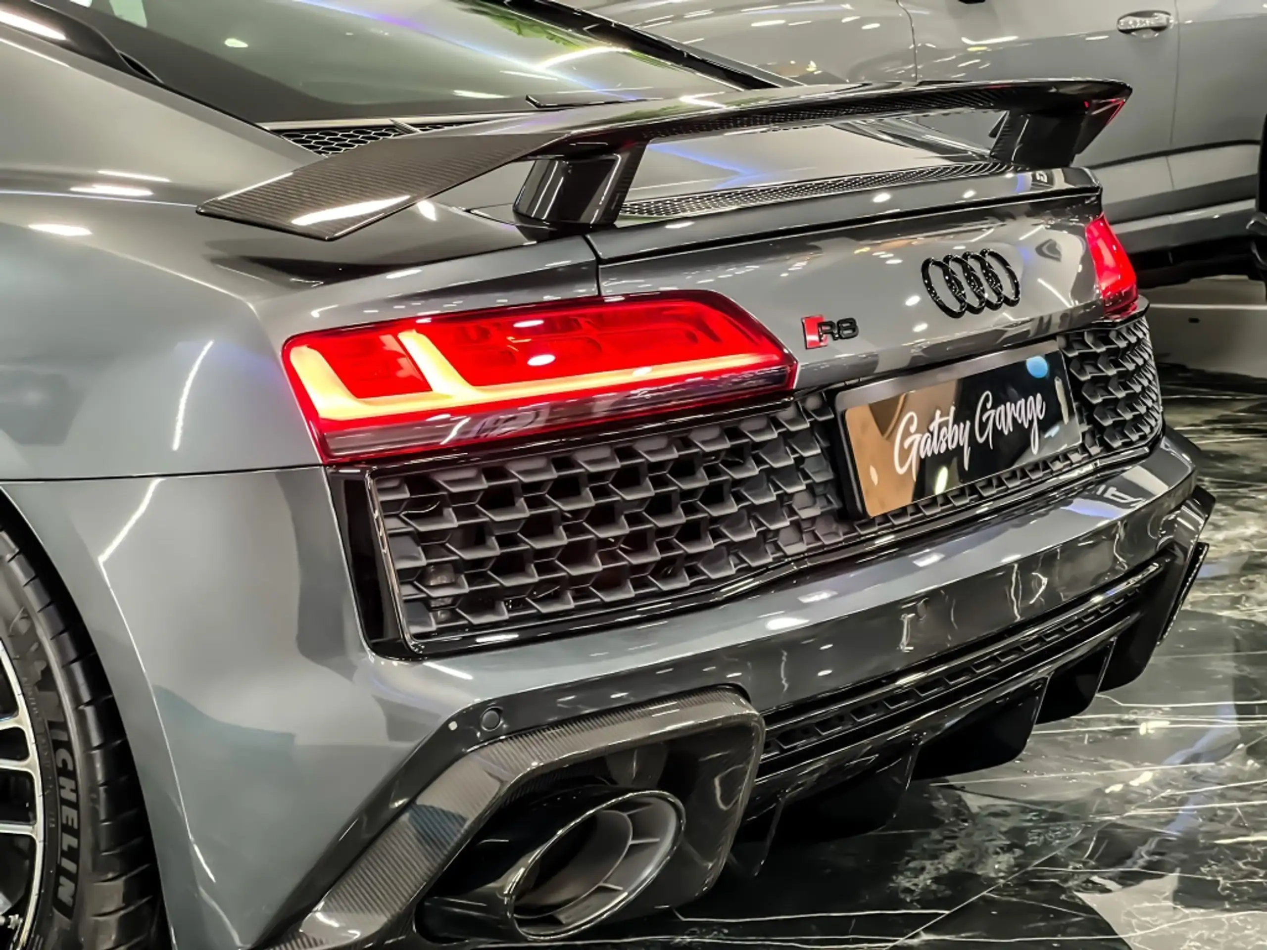 Audi - R8