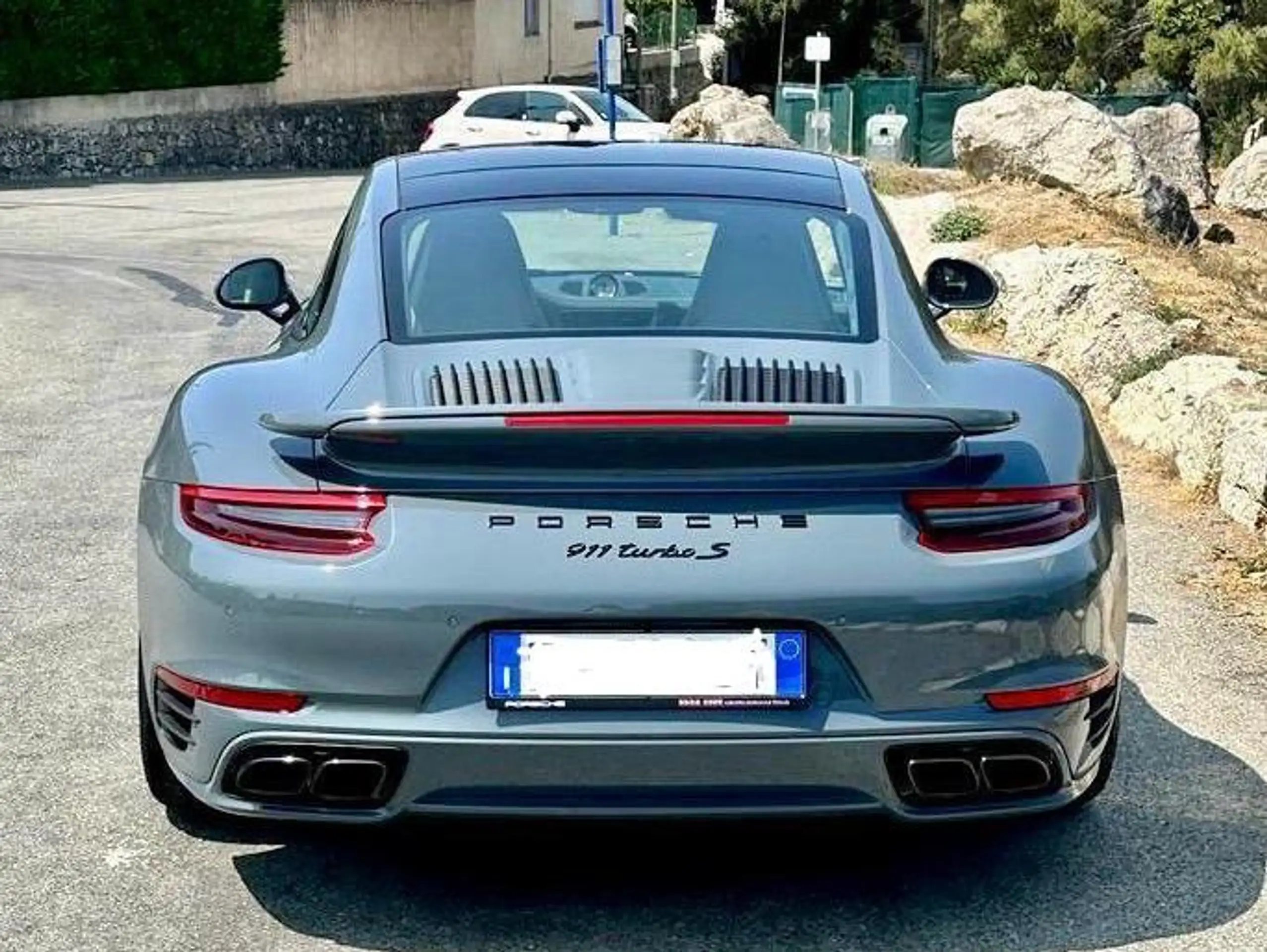 Porsche - 911