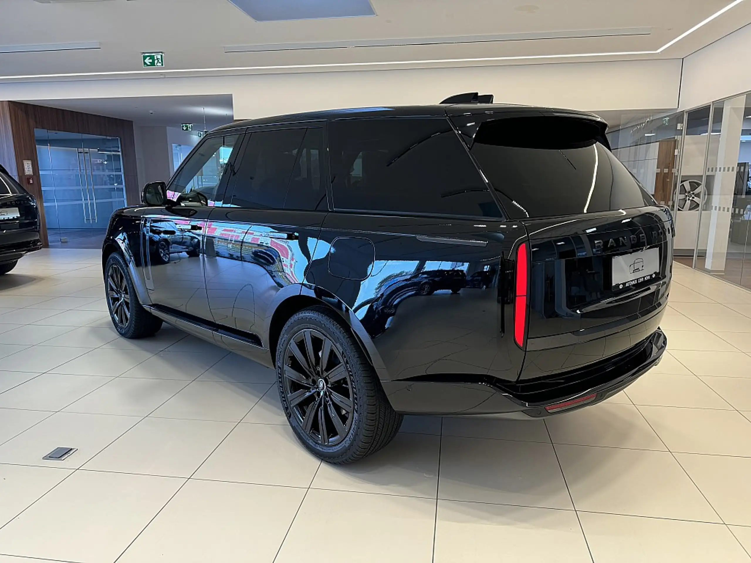 Land Rover - Range Rover