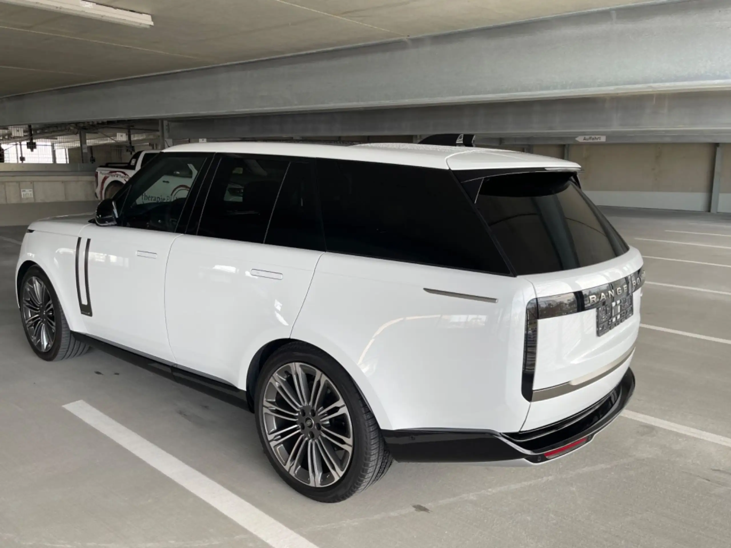 Land Rover - Range Rover