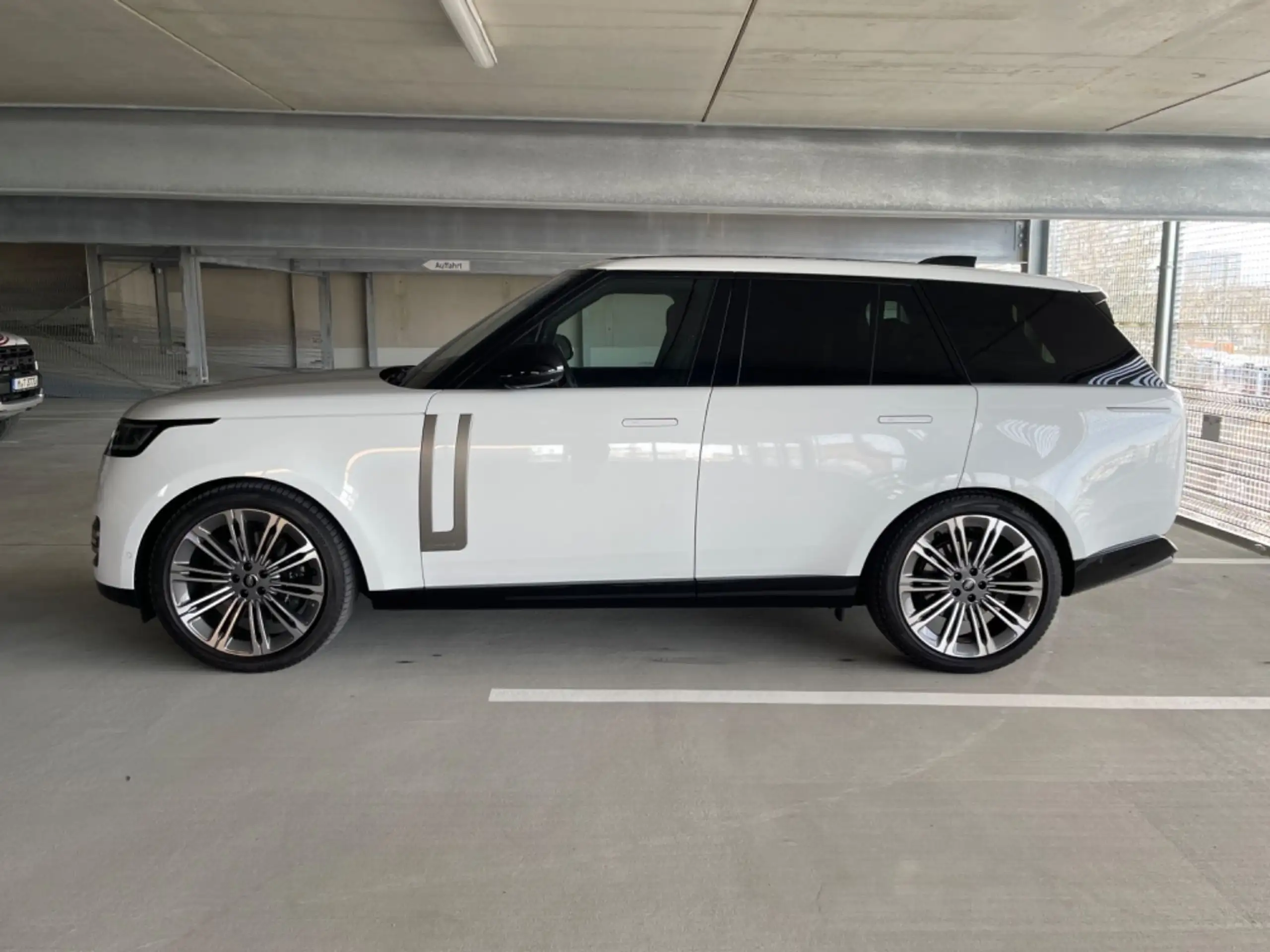 Land Rover - Range Rover