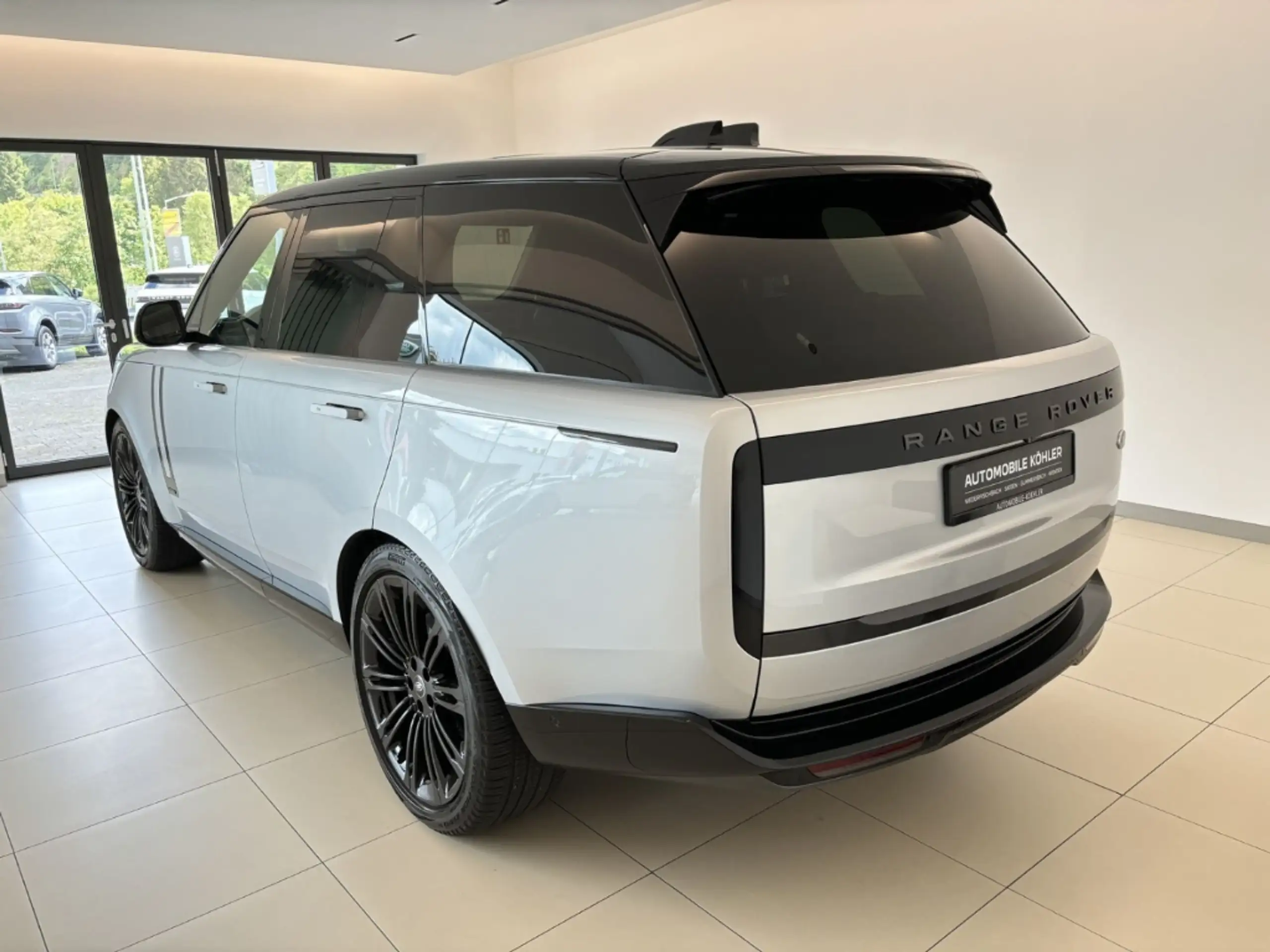 Land Rover - Range Rover