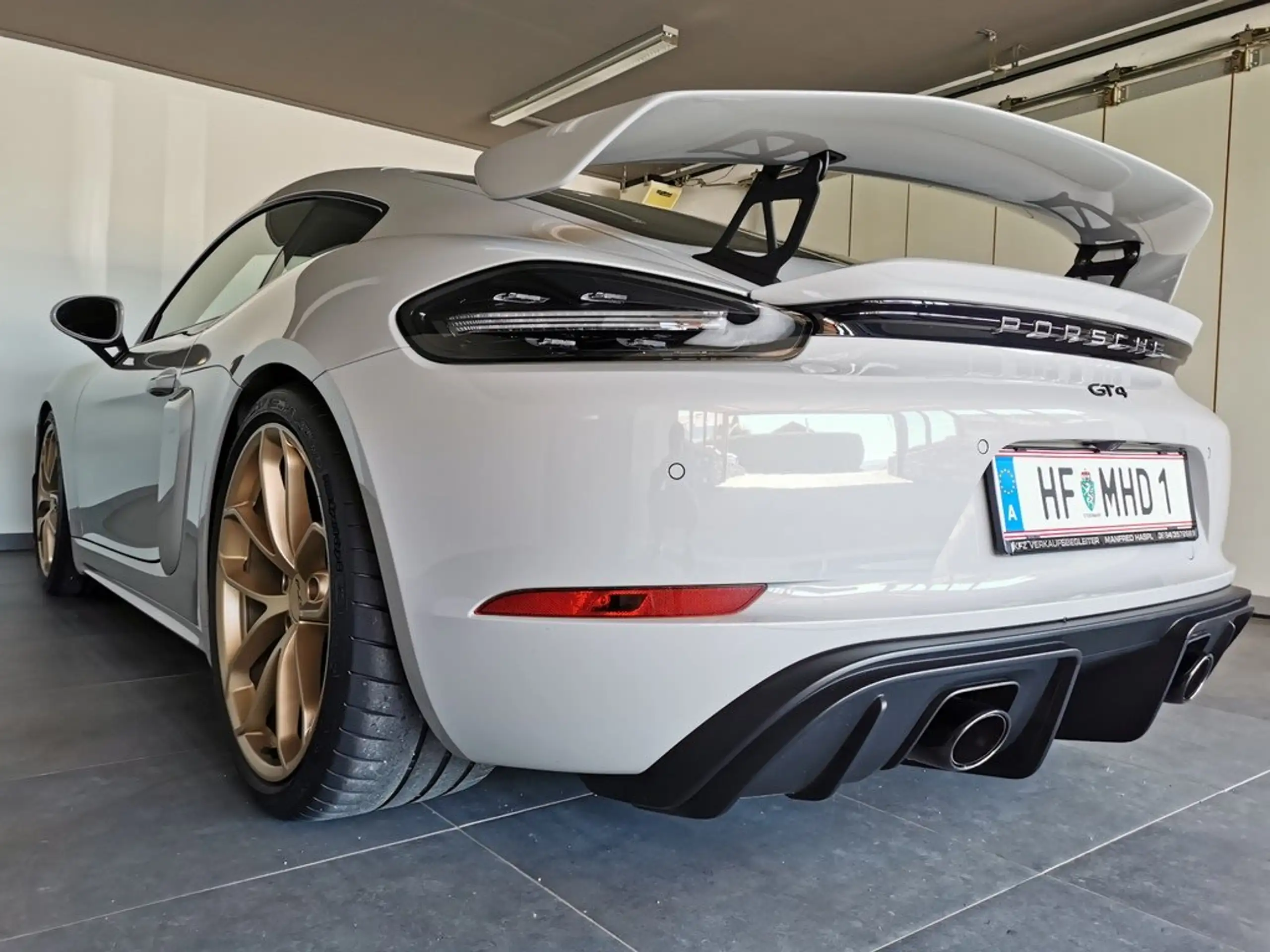 Porsche - Cayman