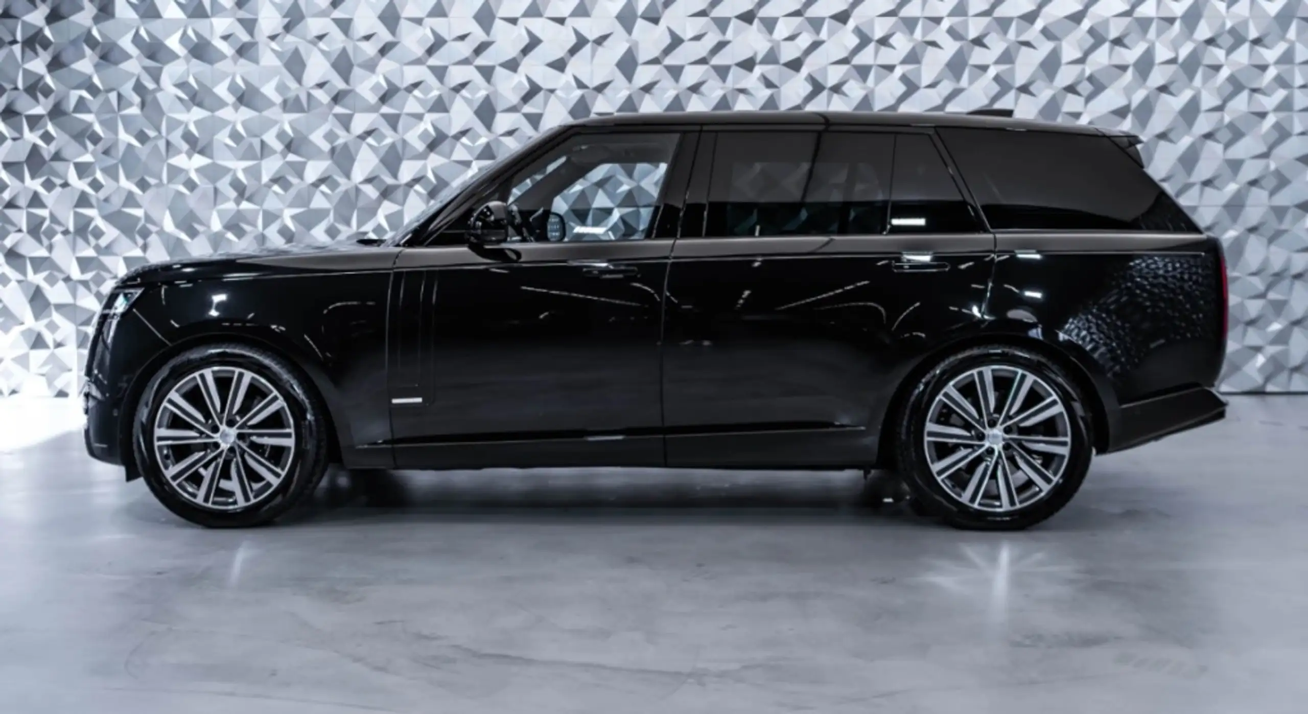 Land Rover - Range Rover