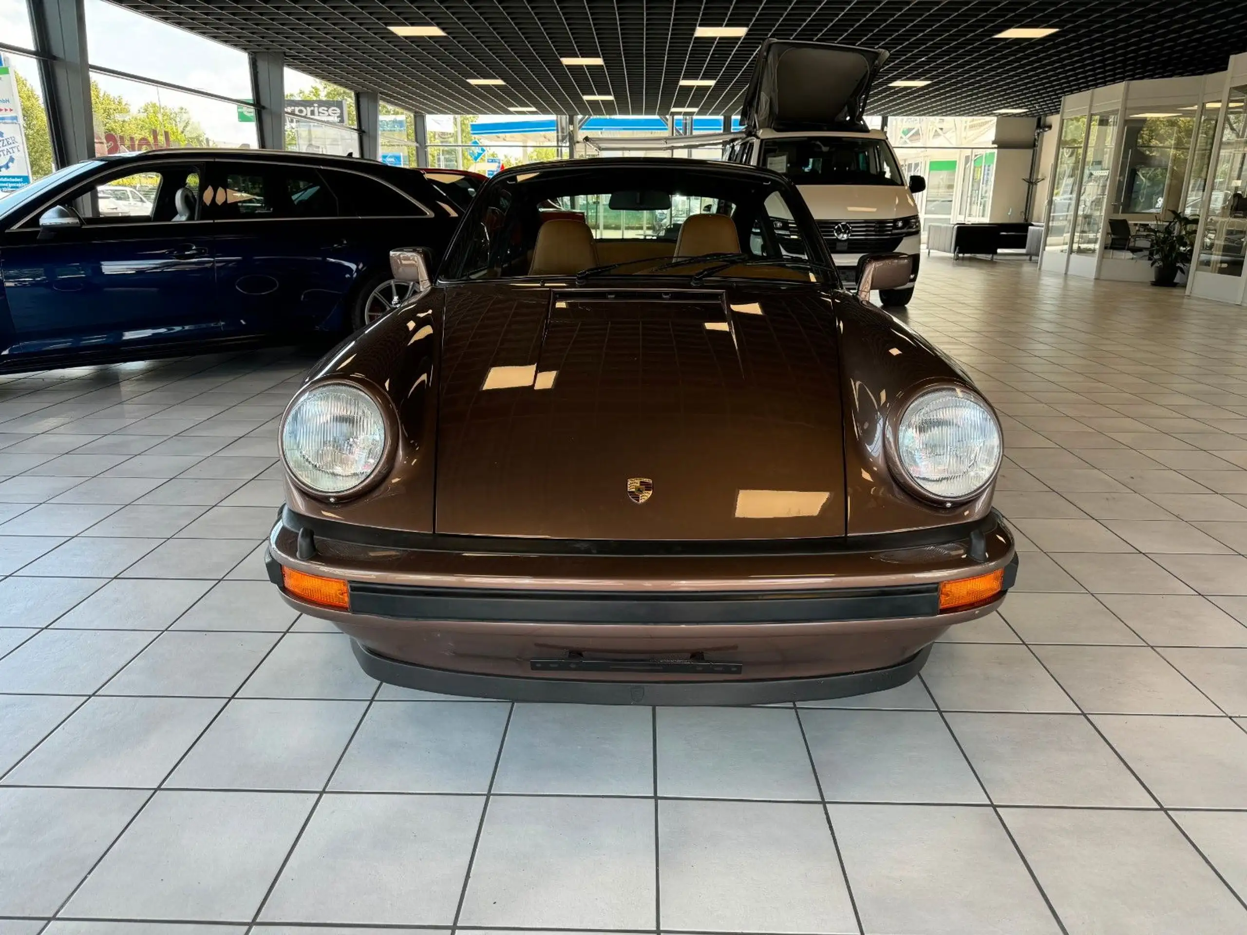 Porsche - 930