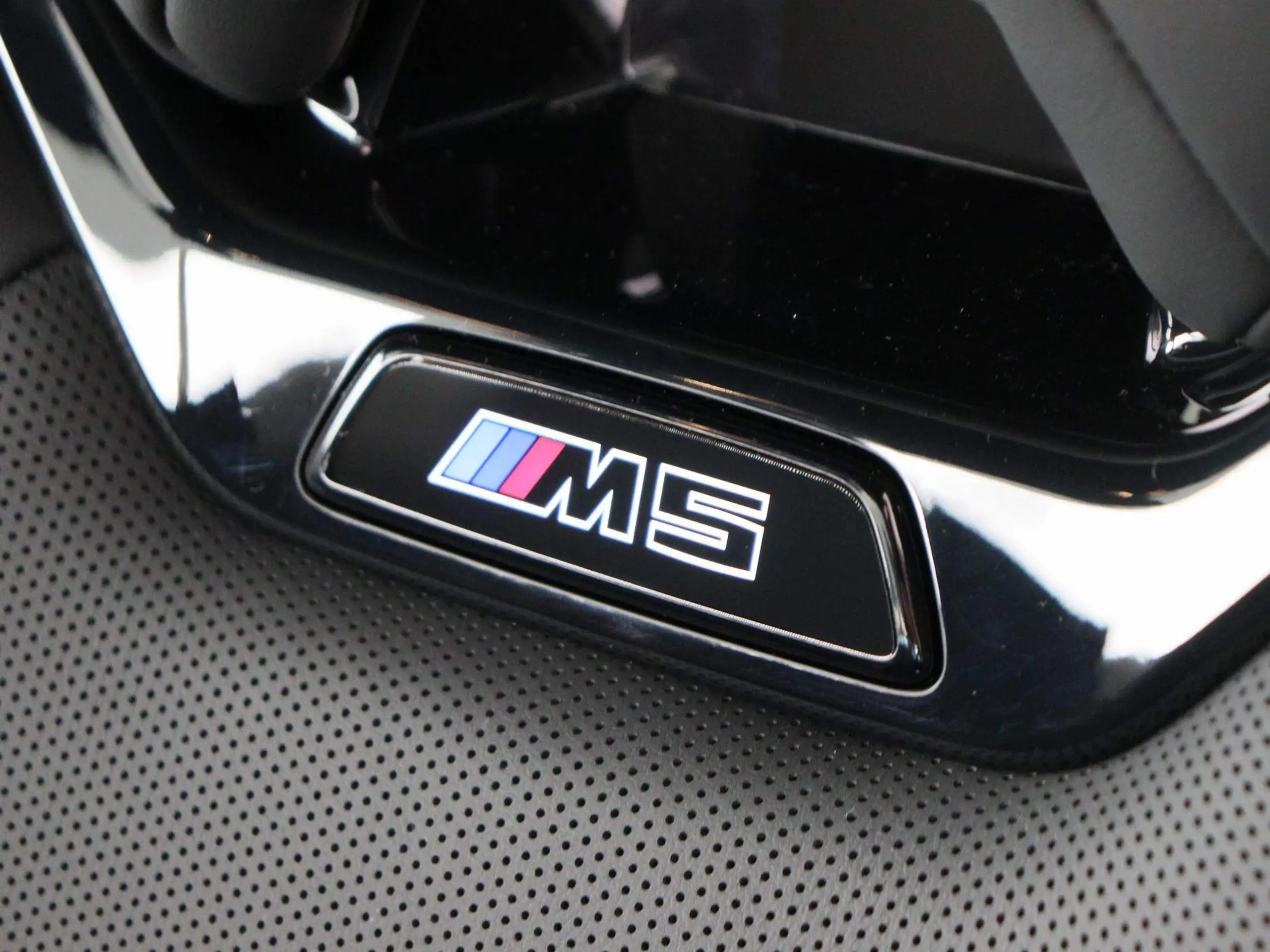 BMW - M5