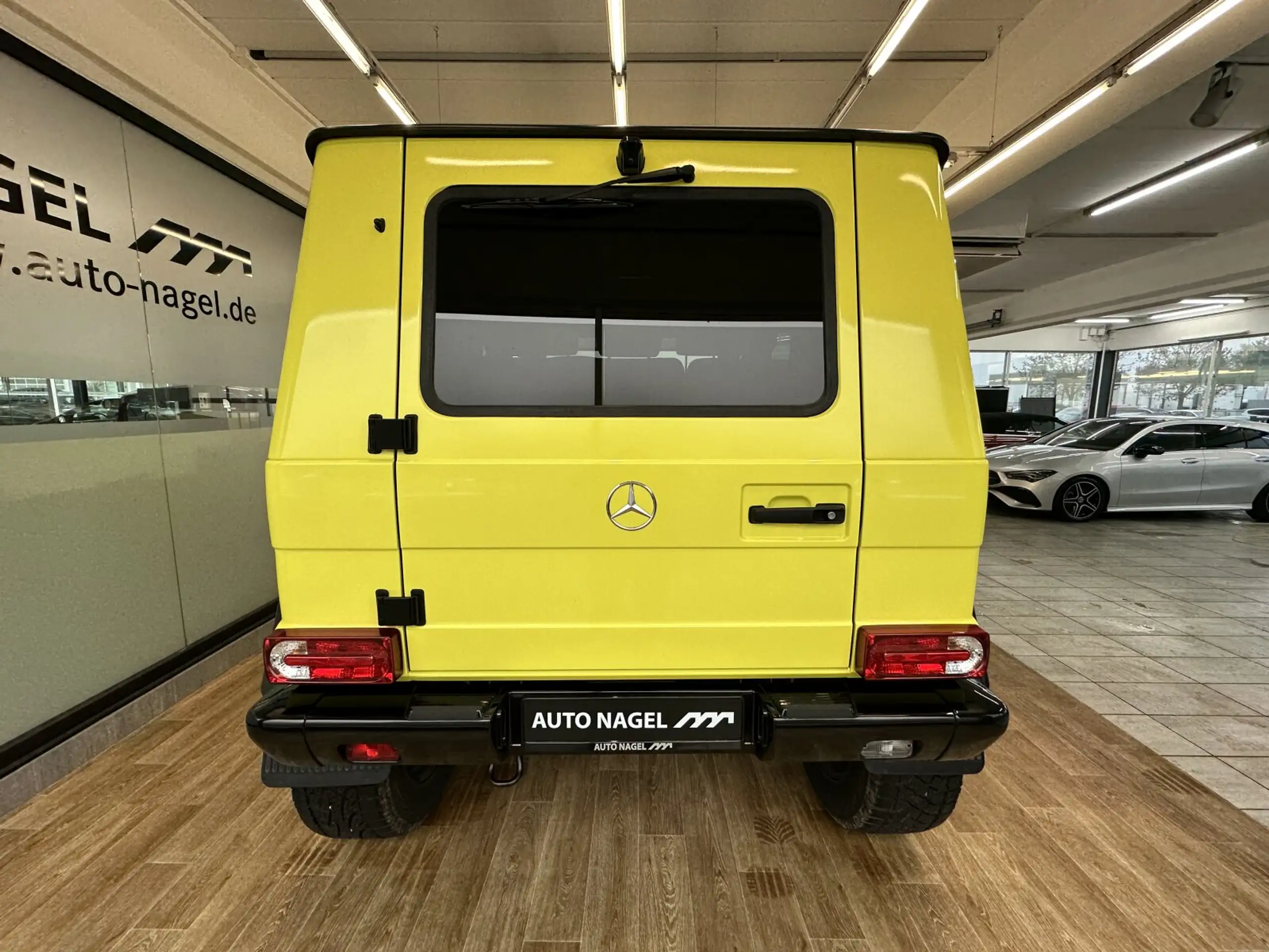 Mercedes-Benz - G 500