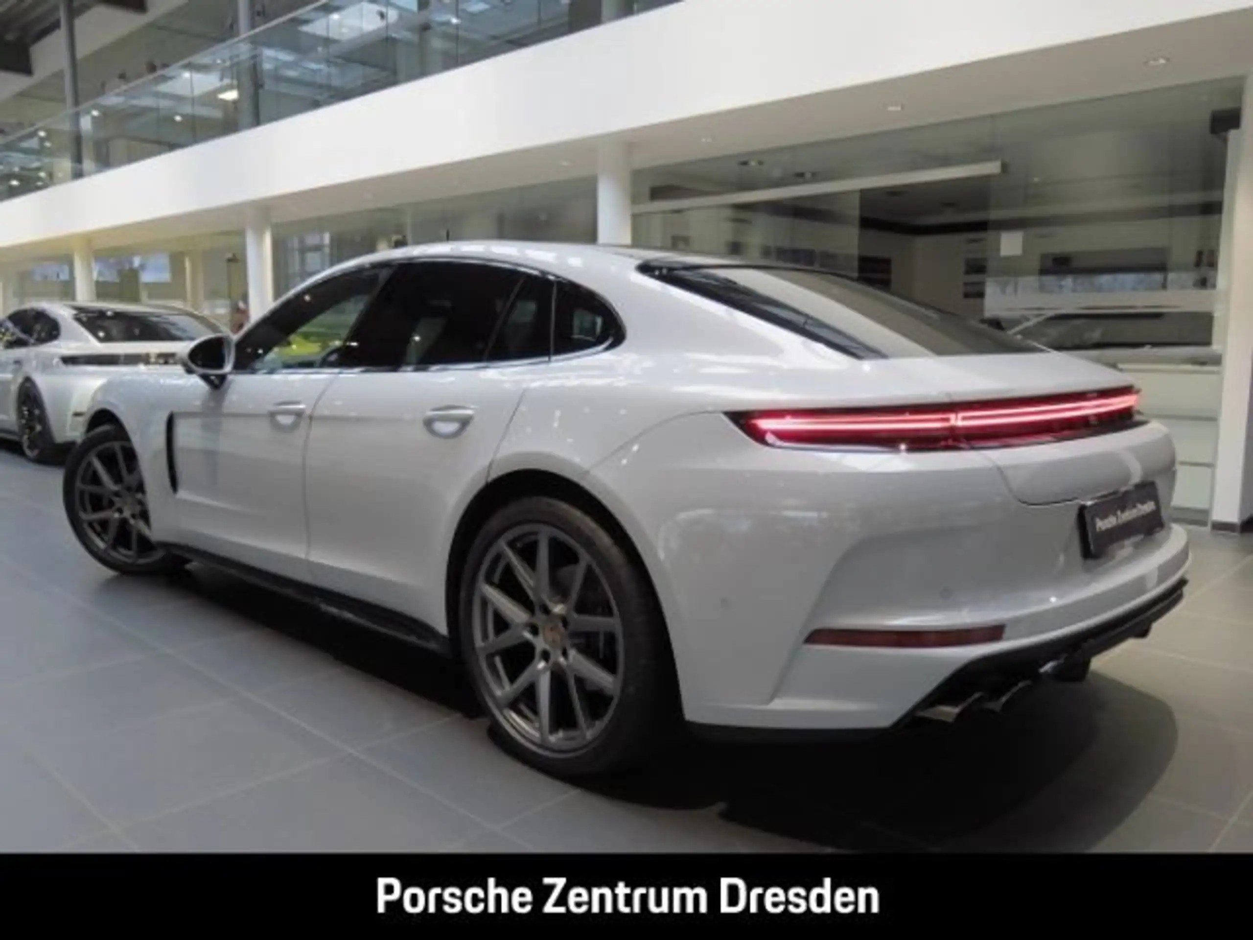 Porsche - Panamera