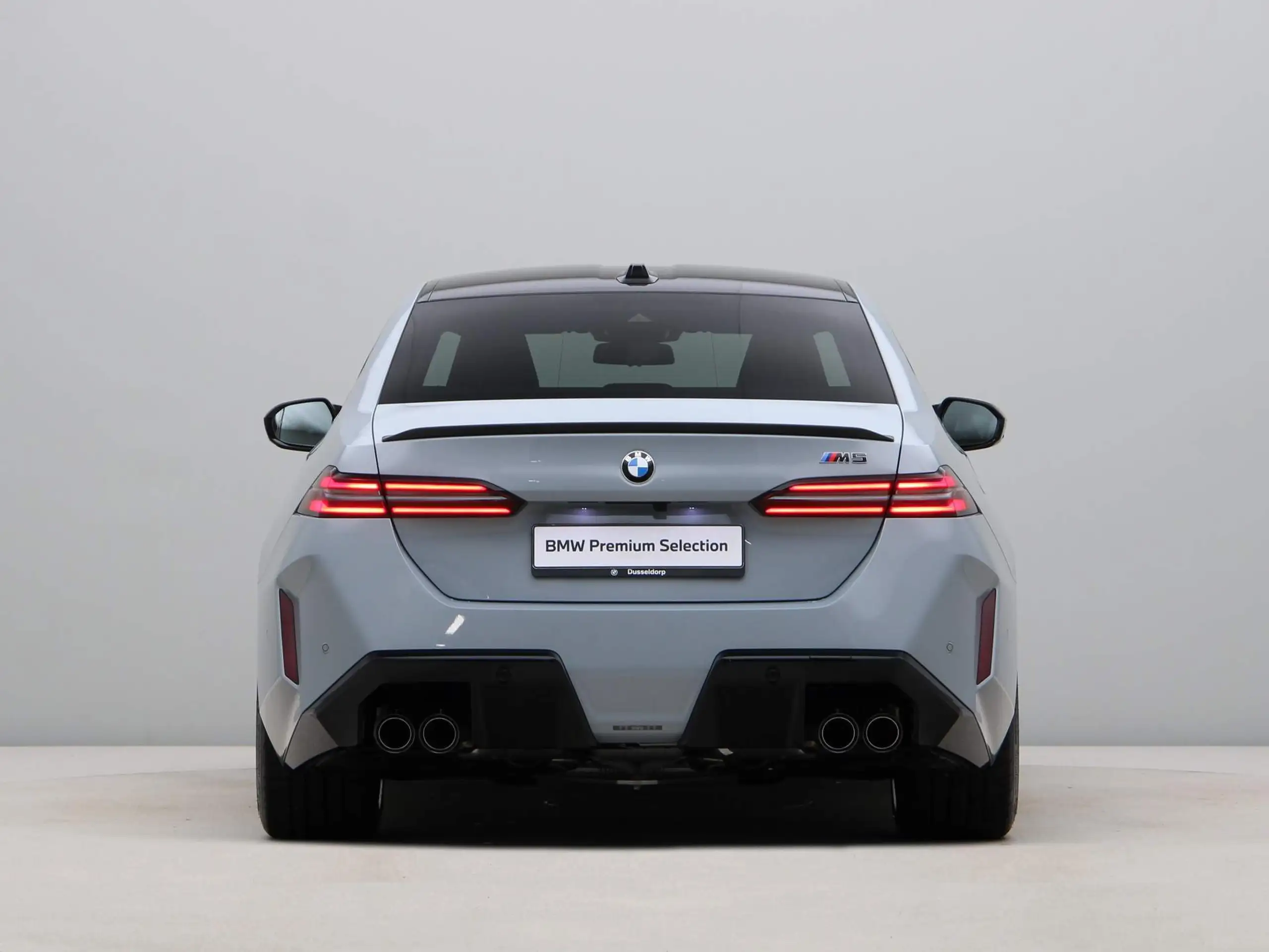 BMW - M5