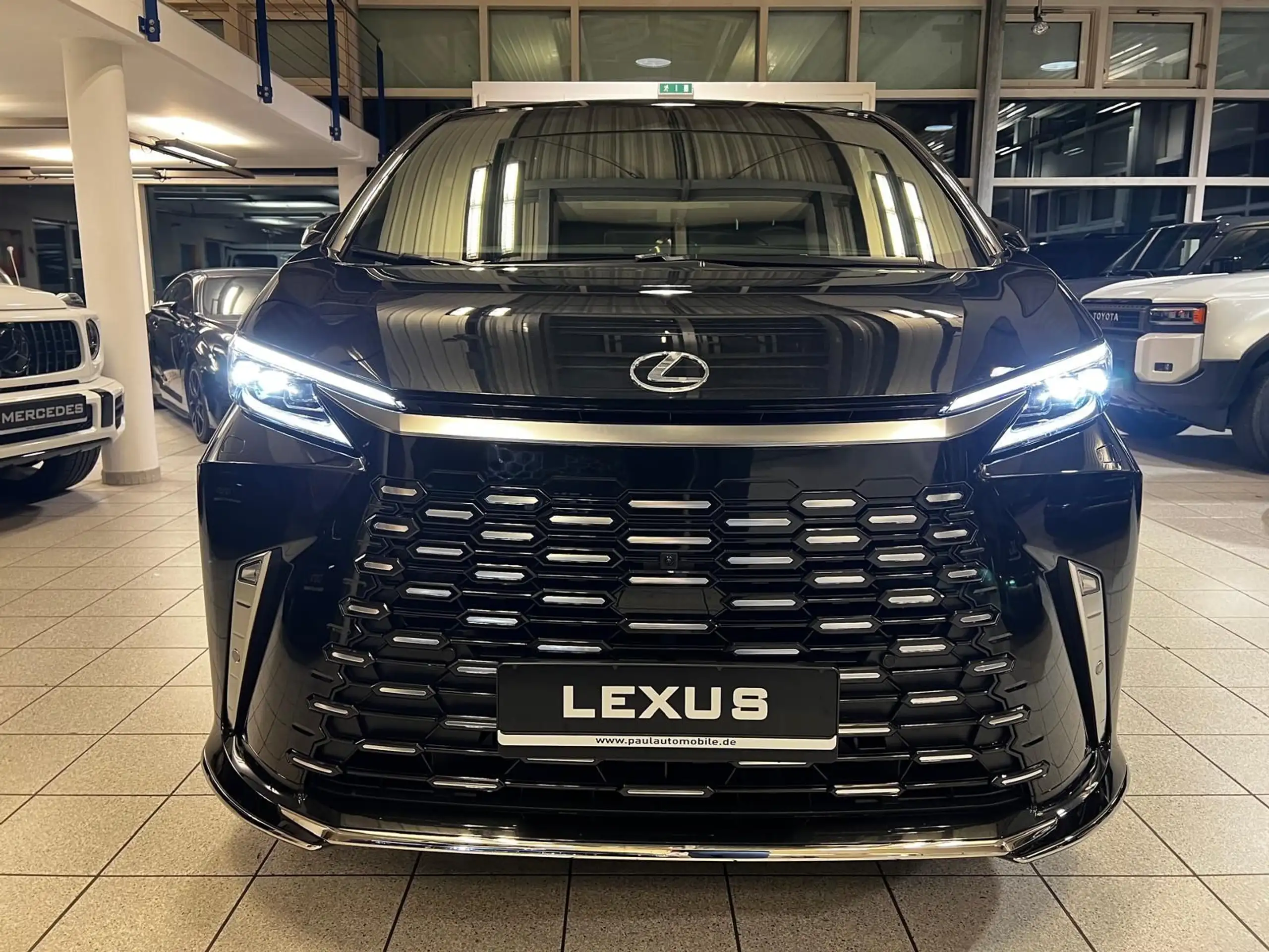 Lexus LM 2024