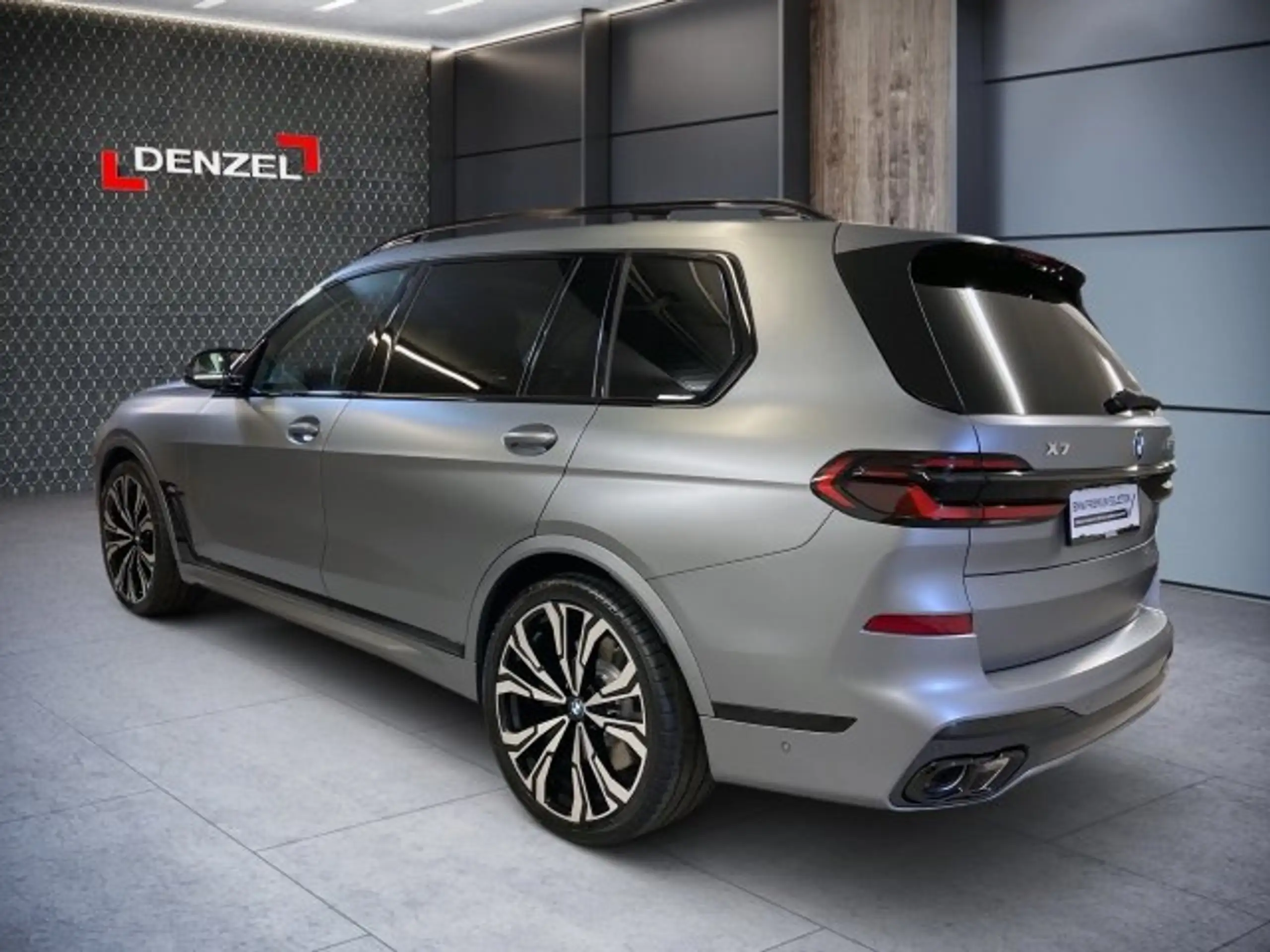 BMW - X7