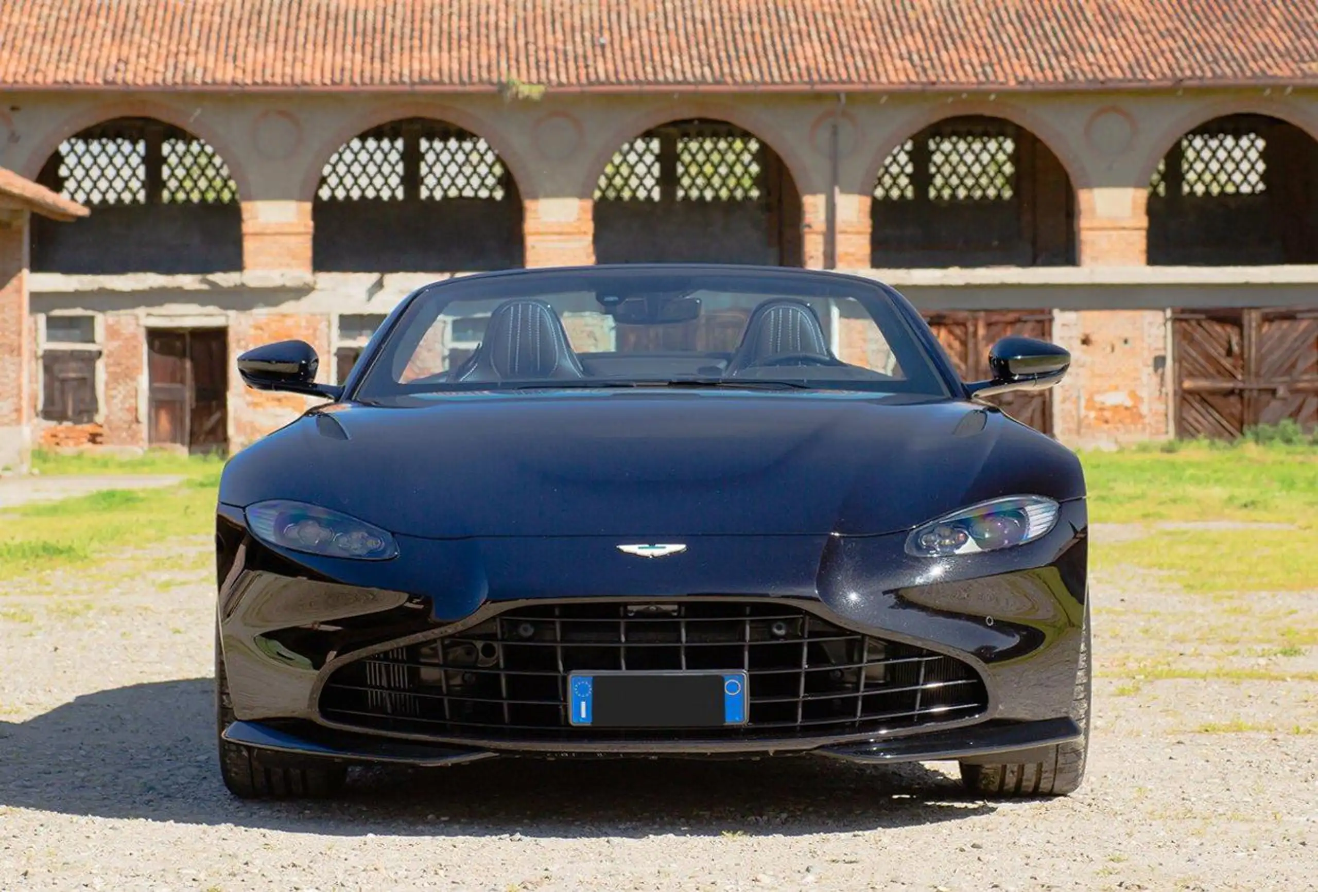 Aston Martin - Vantage