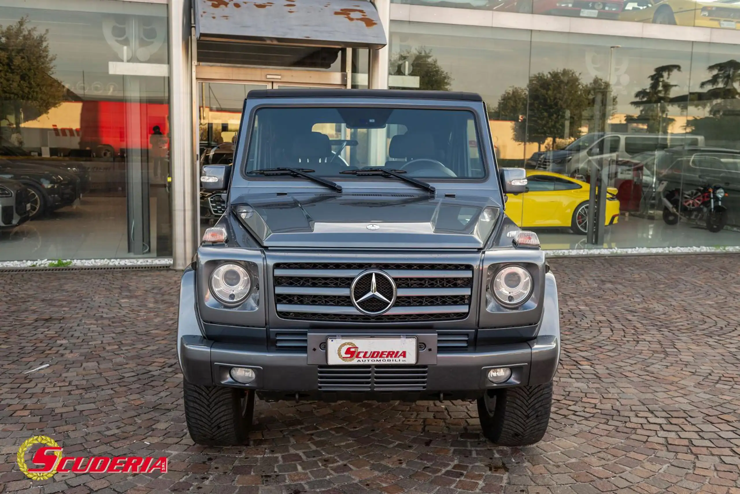 Mercedes-Benz - G 350