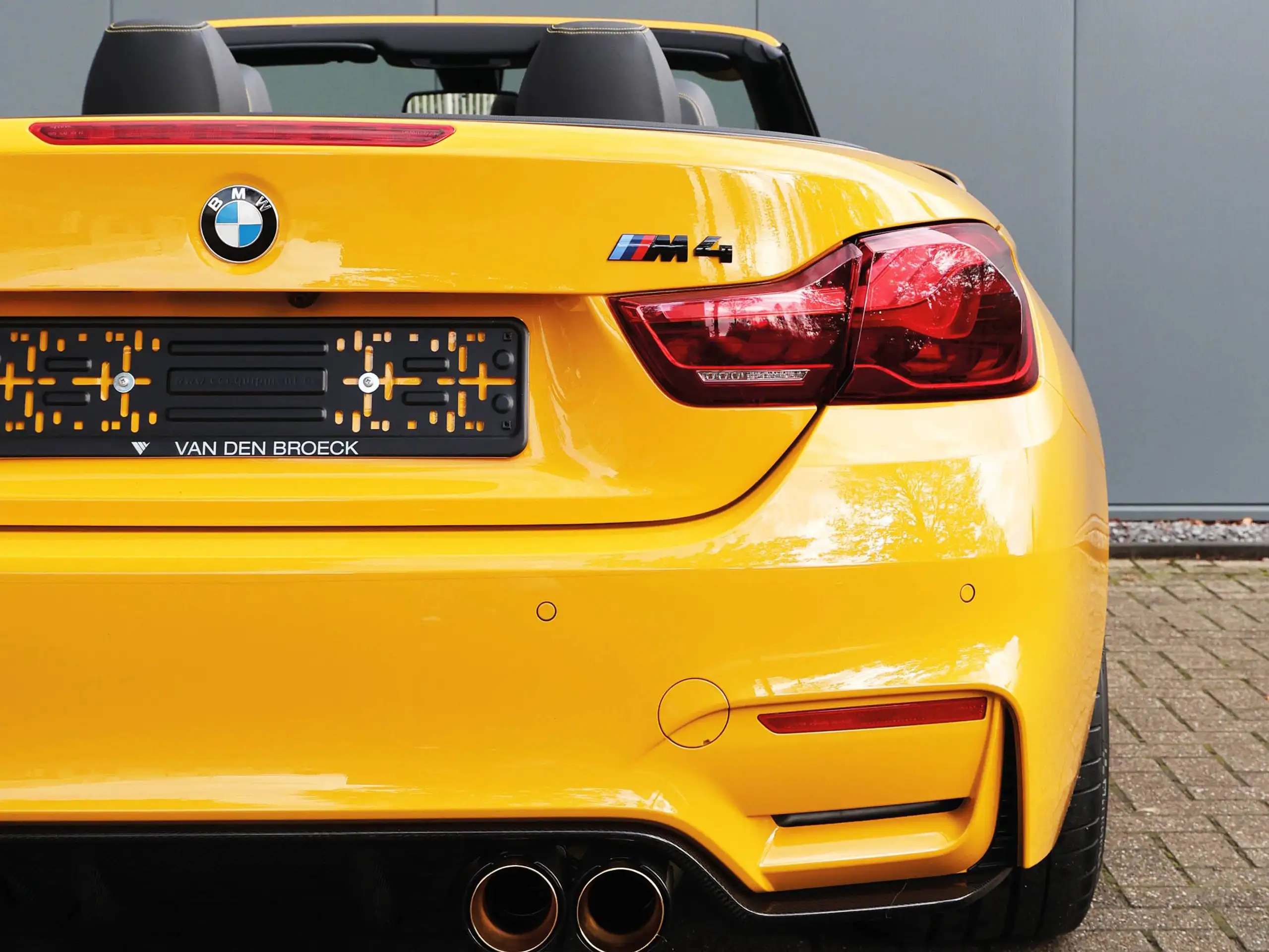 BMW - M4