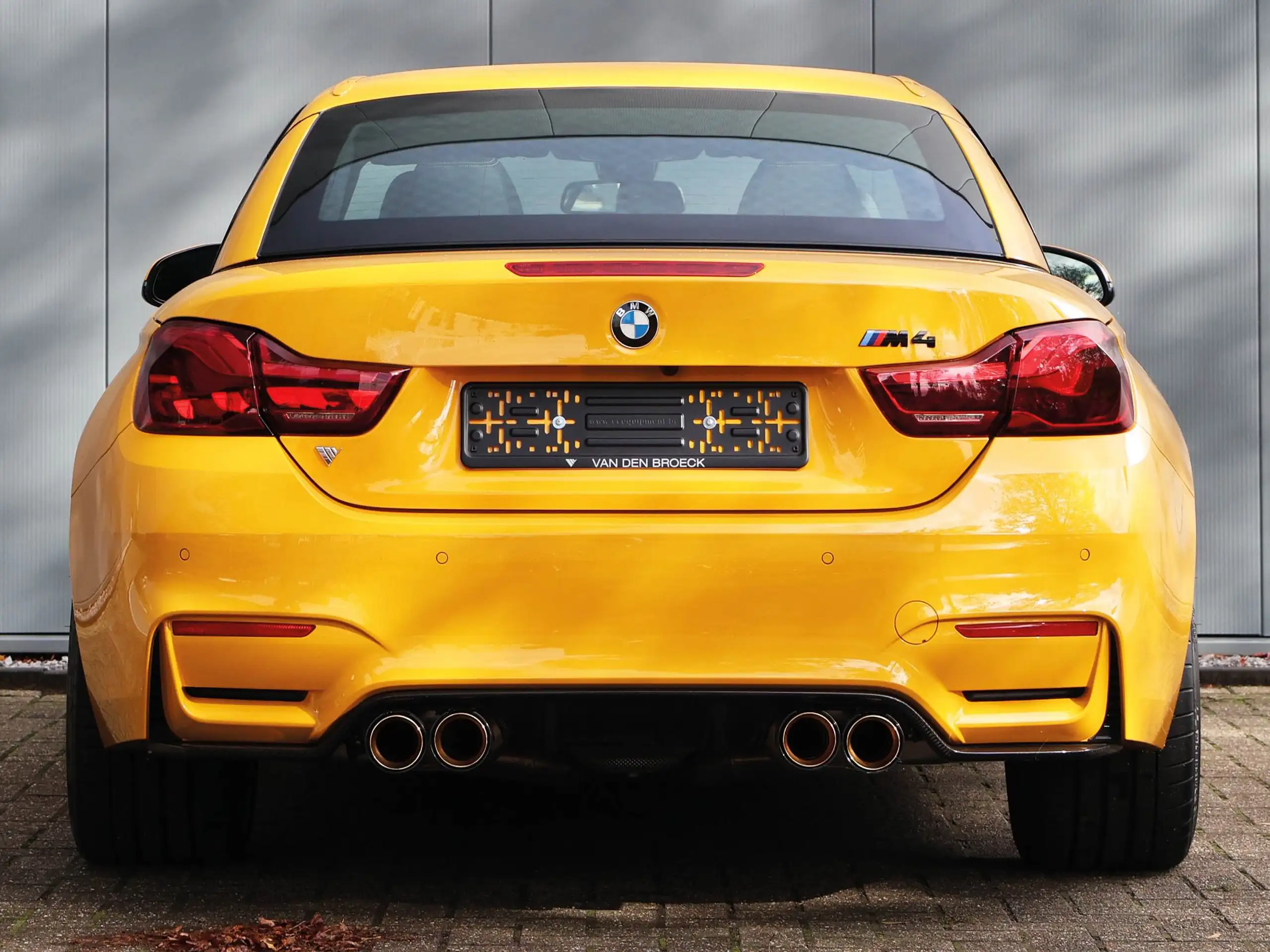 BMW - M4