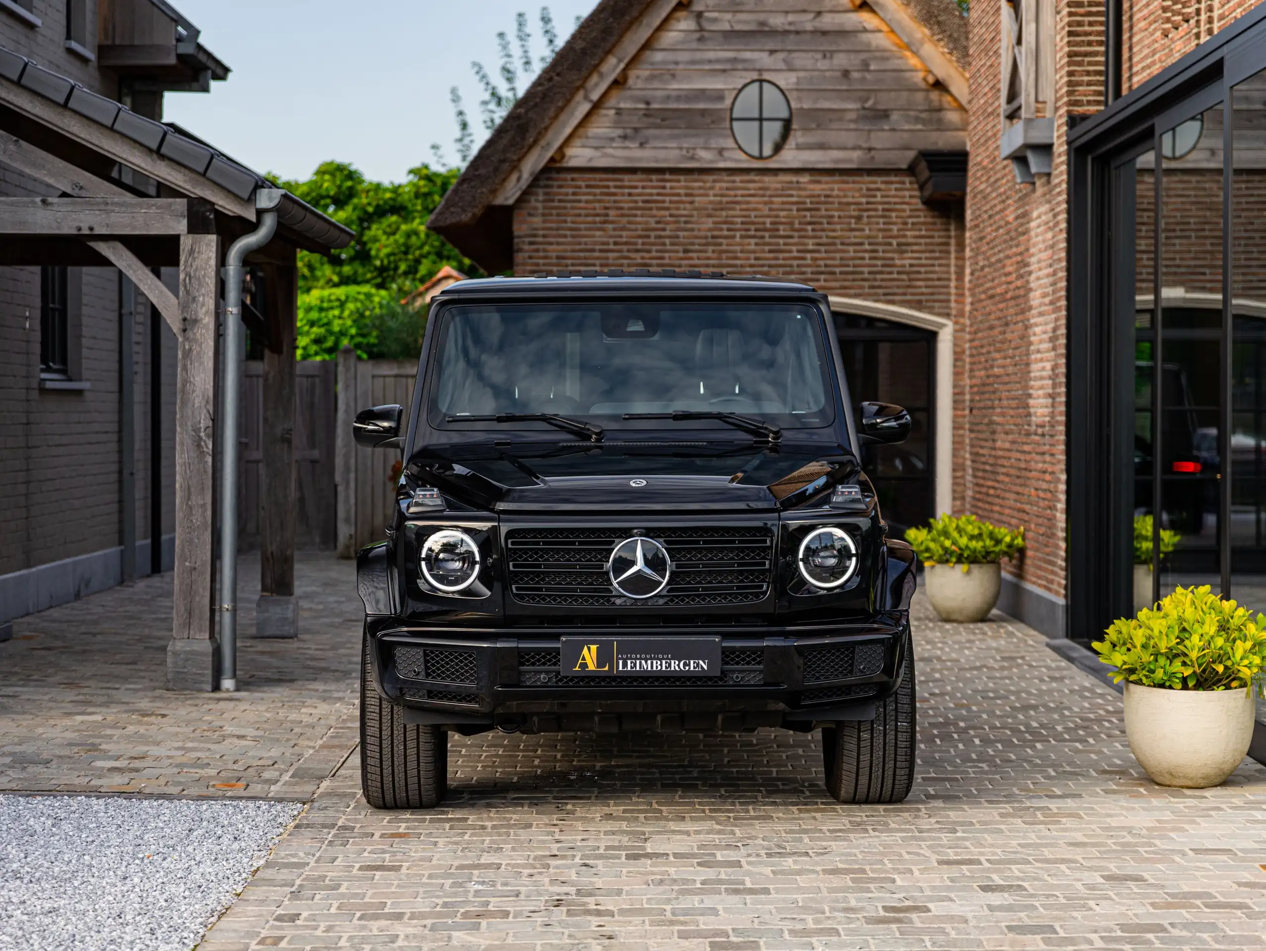 Mercedes-Benz - G 500