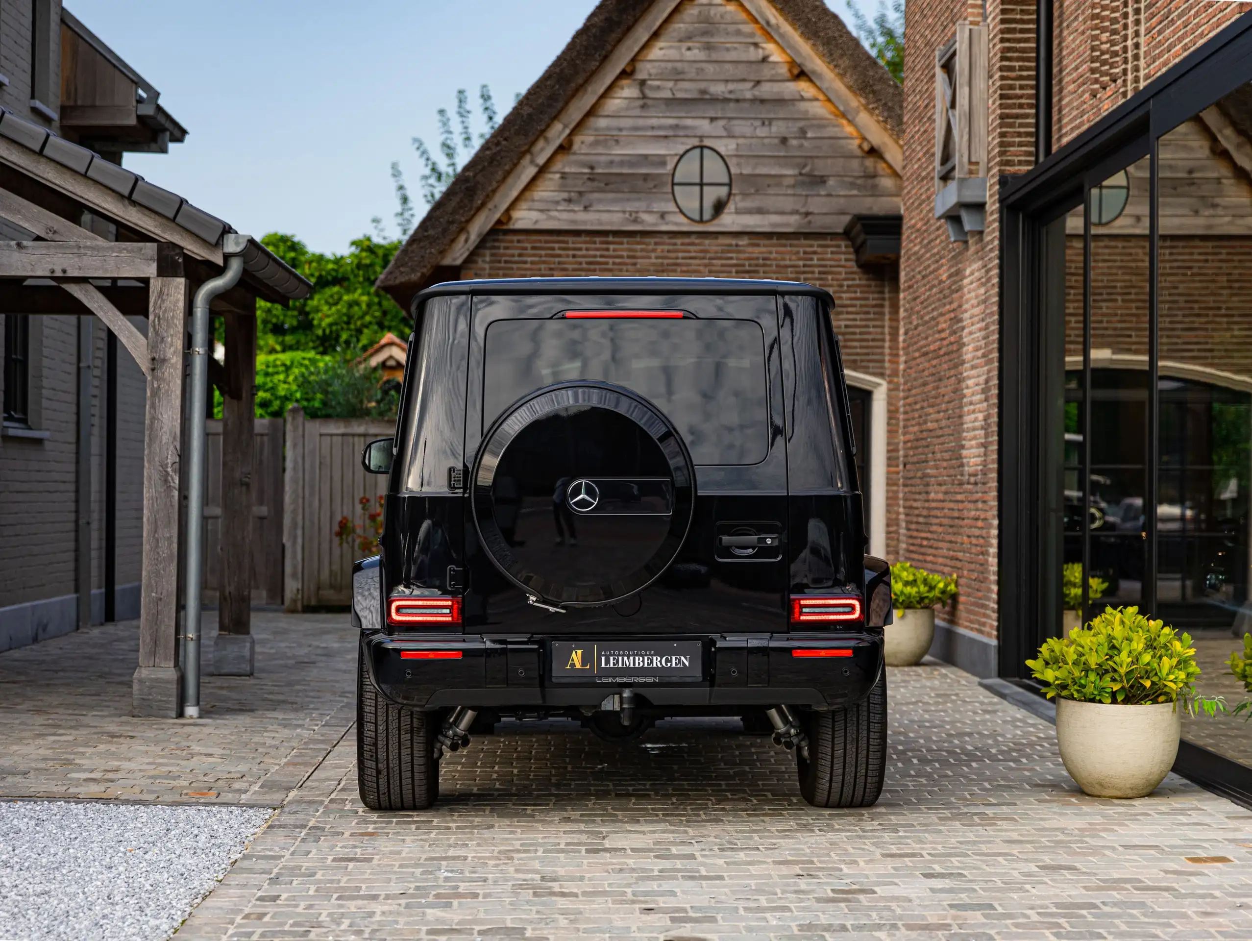 Mercedes-Benz - G 500