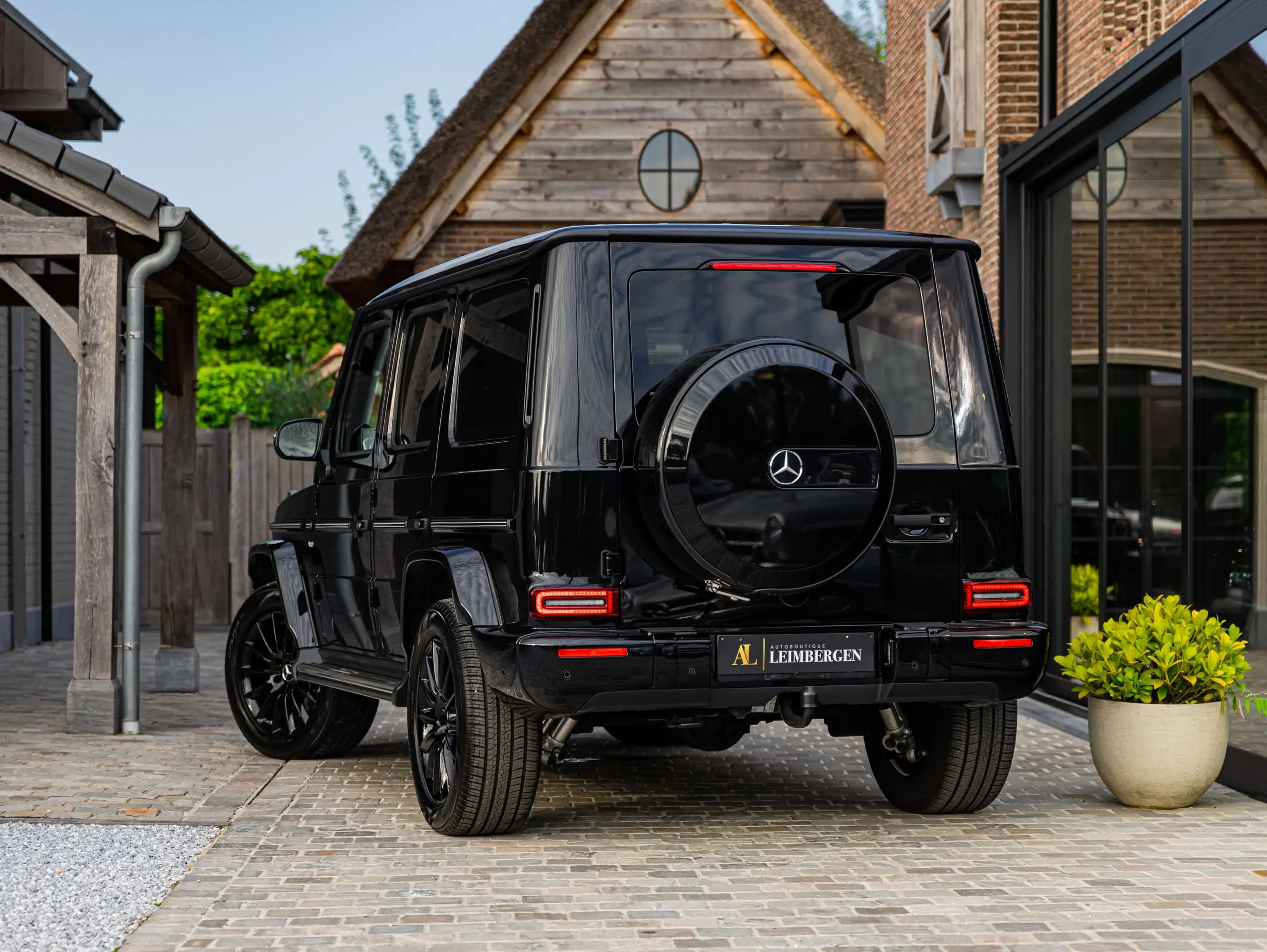 Mercedes-Benz - G 500