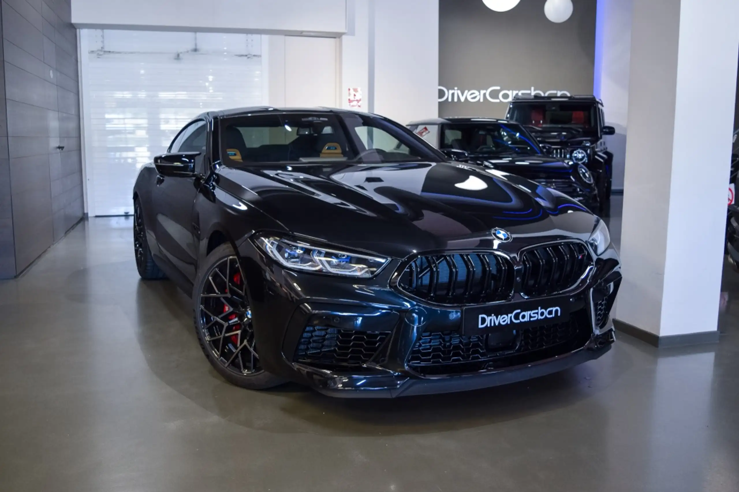 BMW - M8