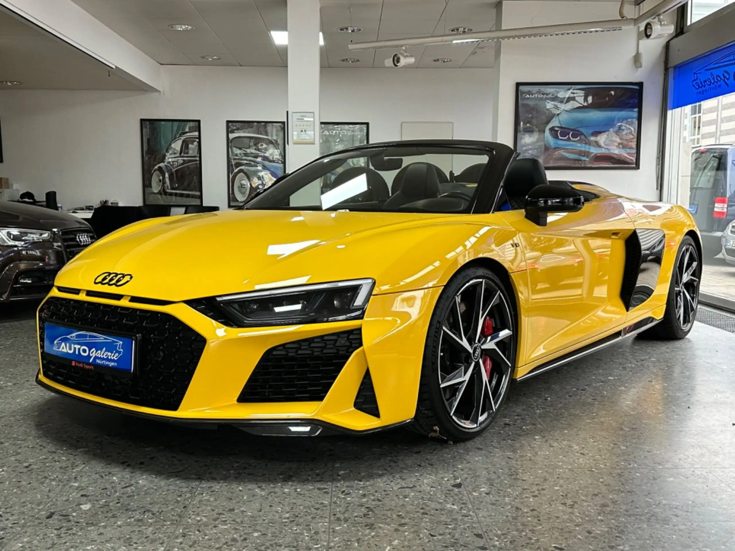 Audi - R8