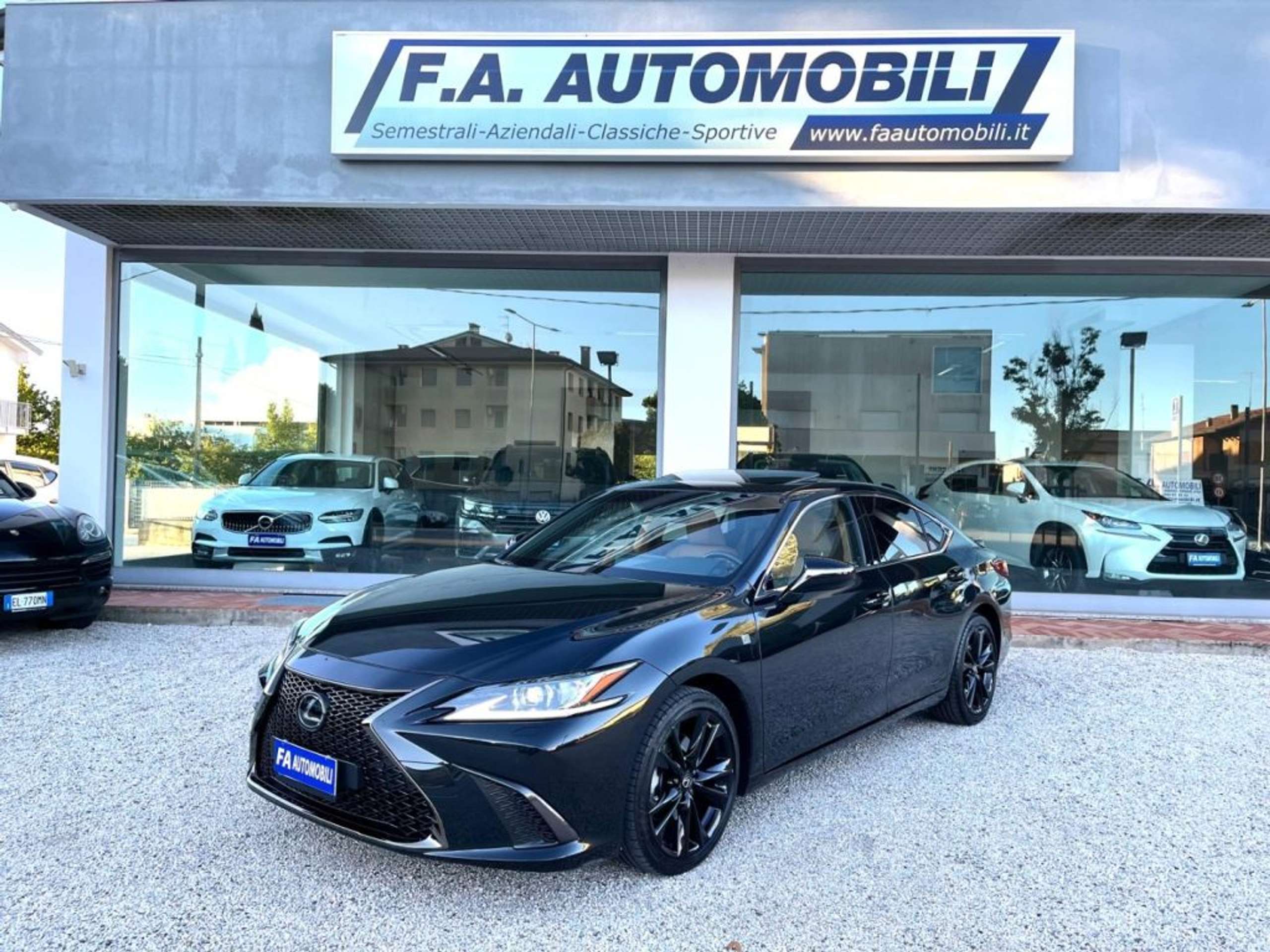 Lexus - ES 300