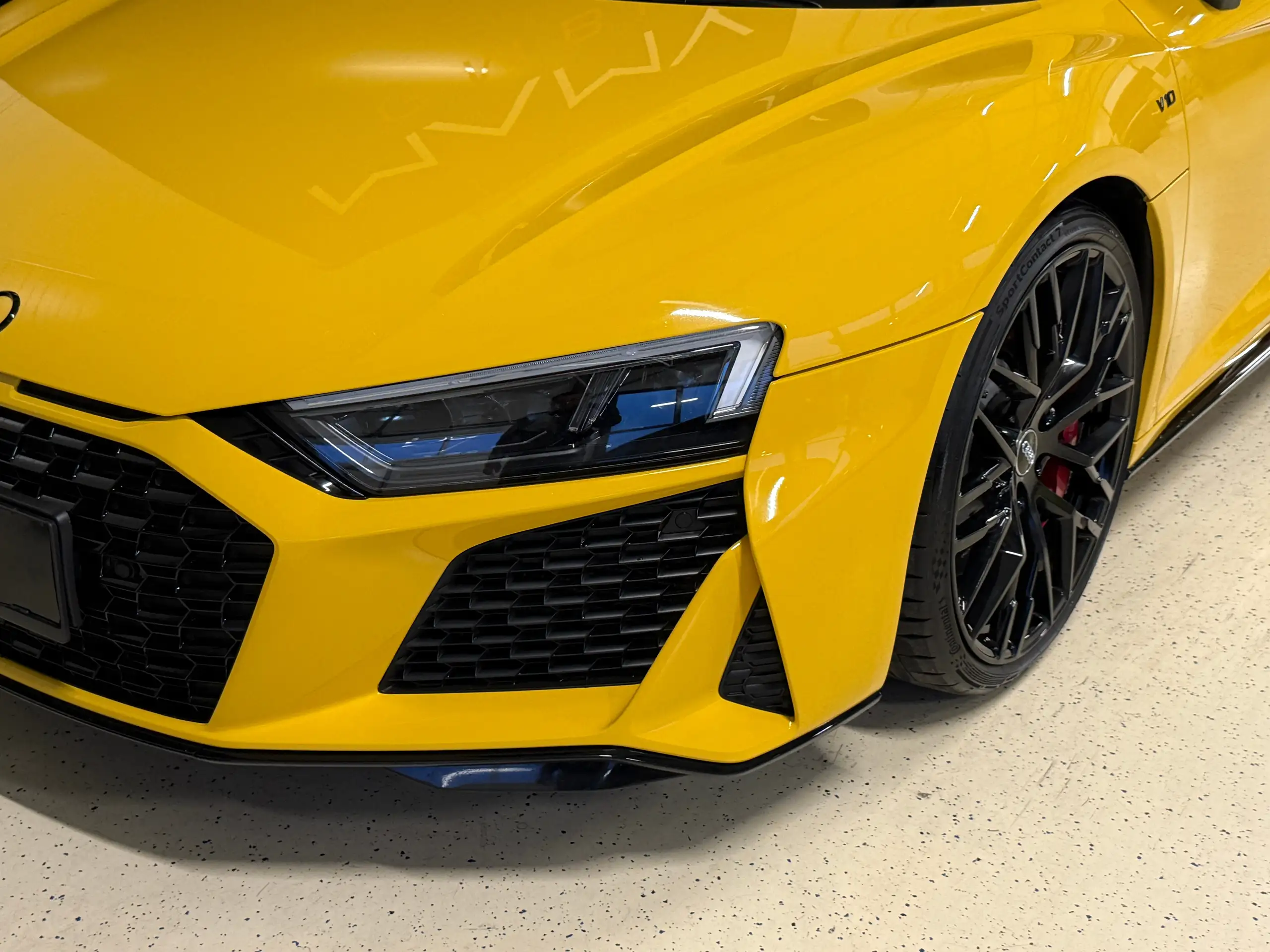 Audi - R8