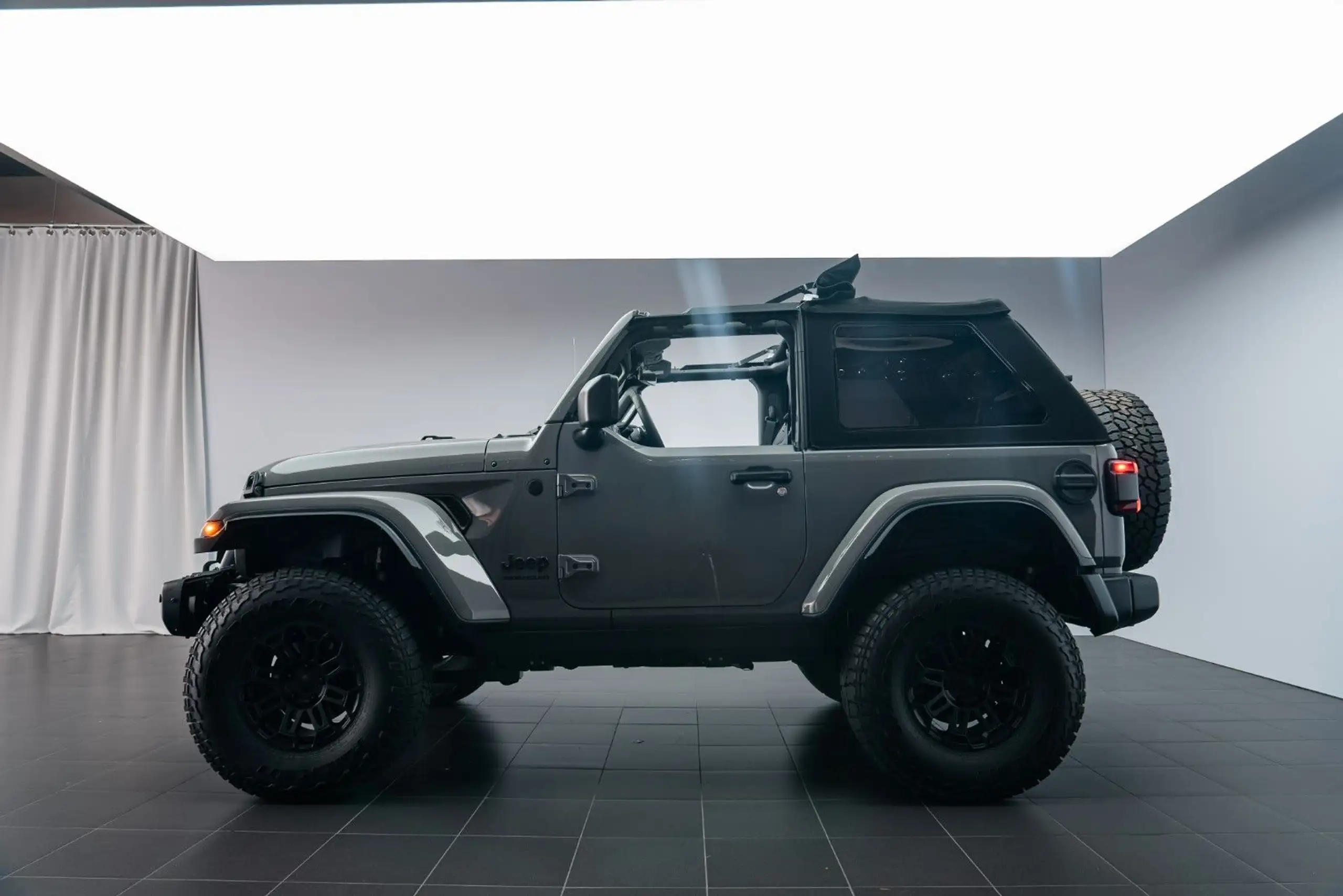 Jeep - Wrangler