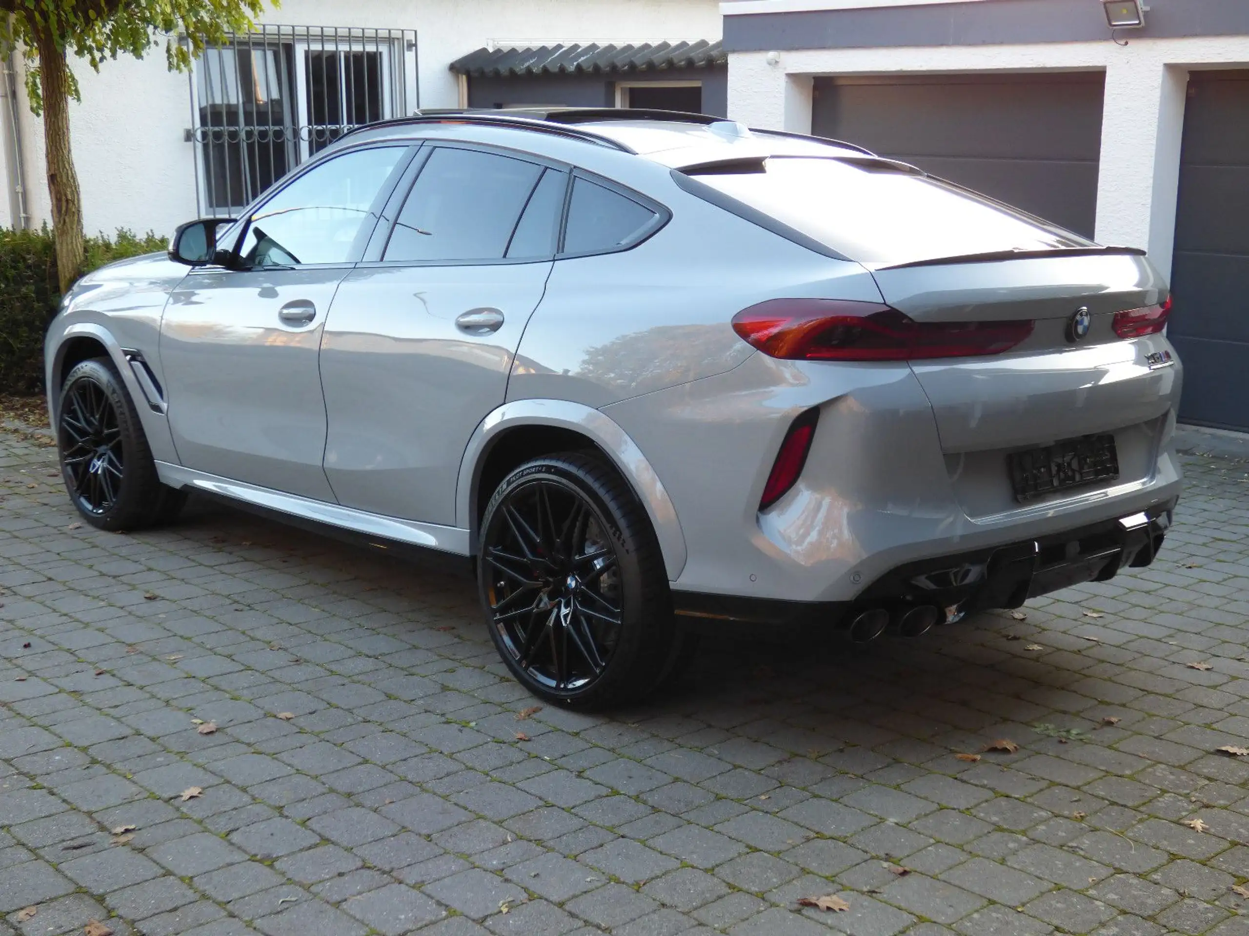 BMW - X6 M