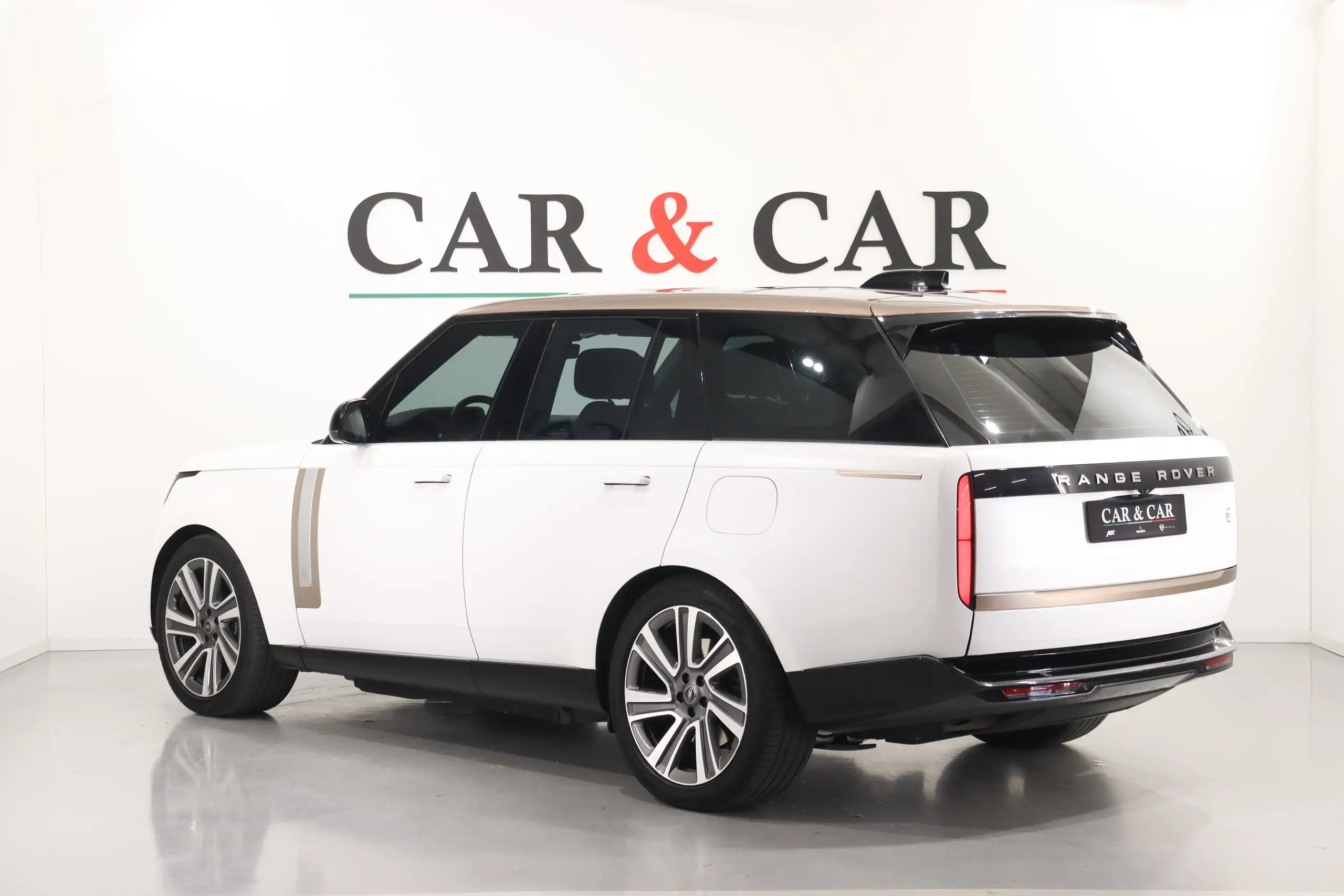 Land Rover - Range Rover