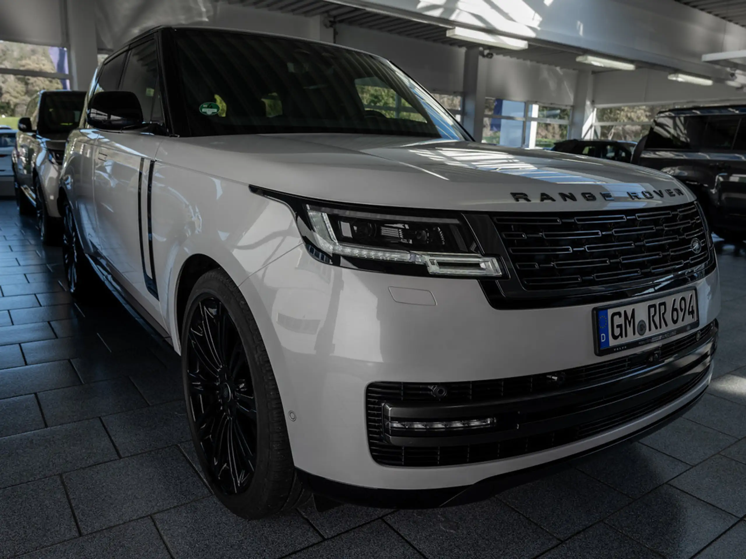 Land Rover - Range Rover