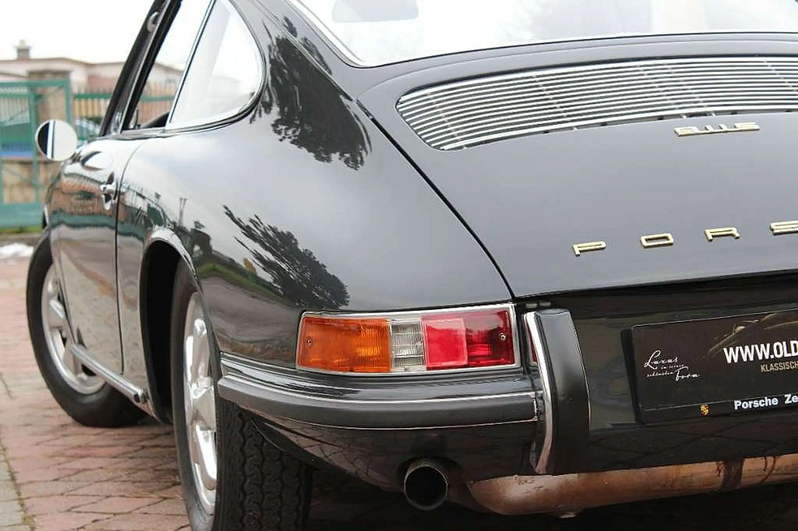 Porsche - 911