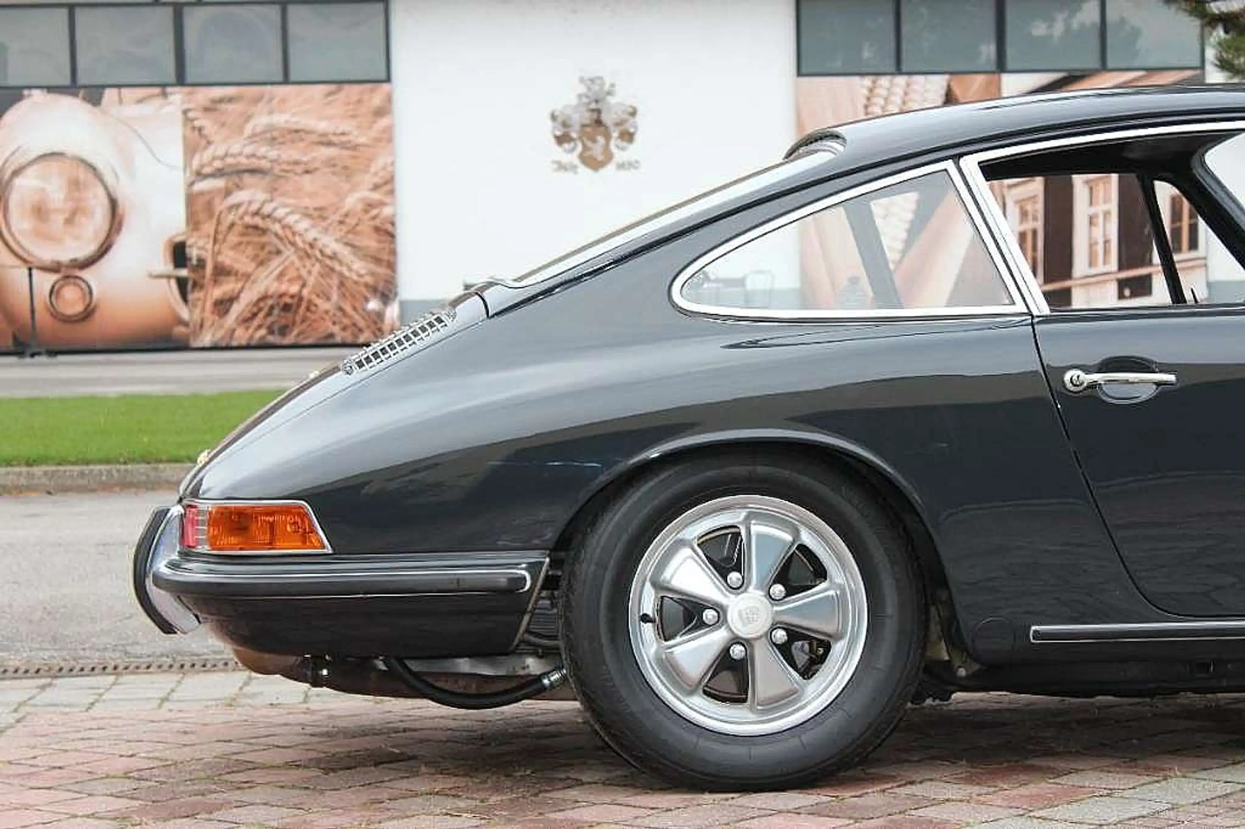 Porsche - 911