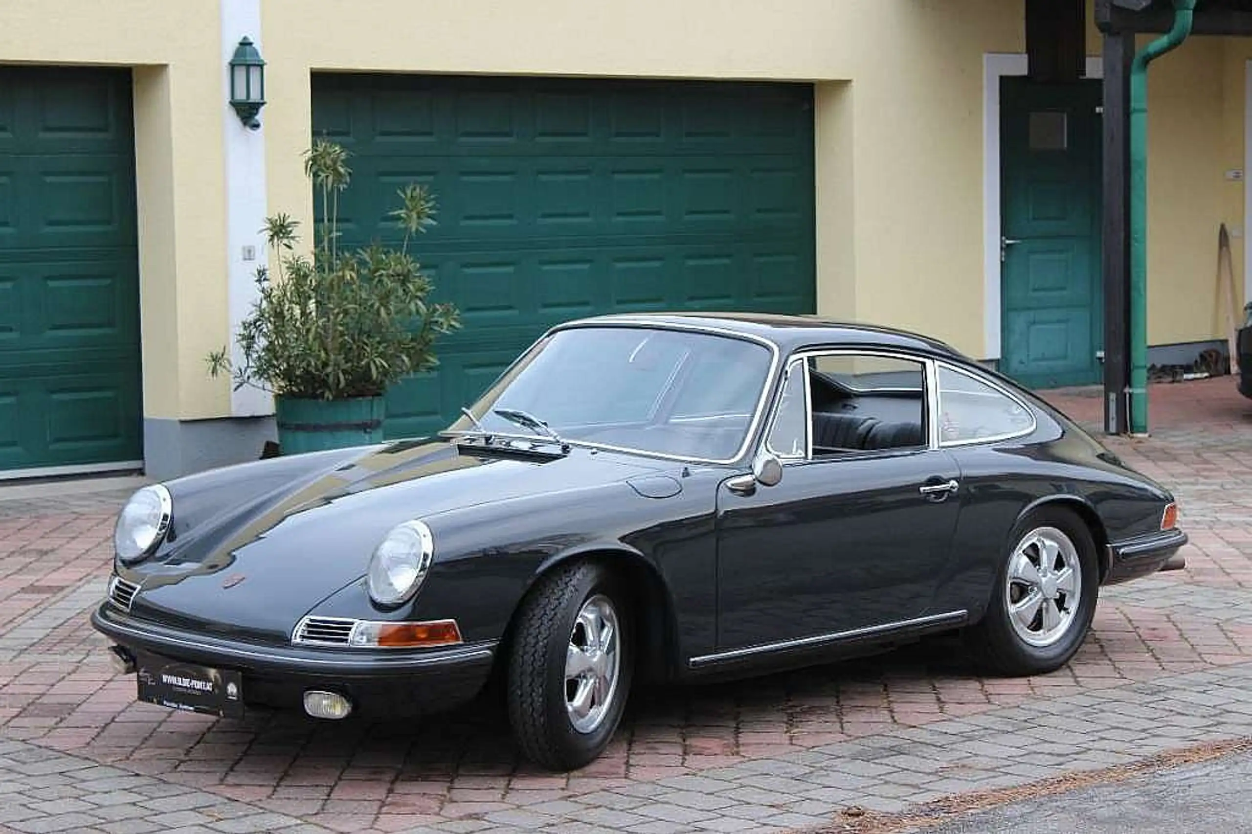 Porsche - 911