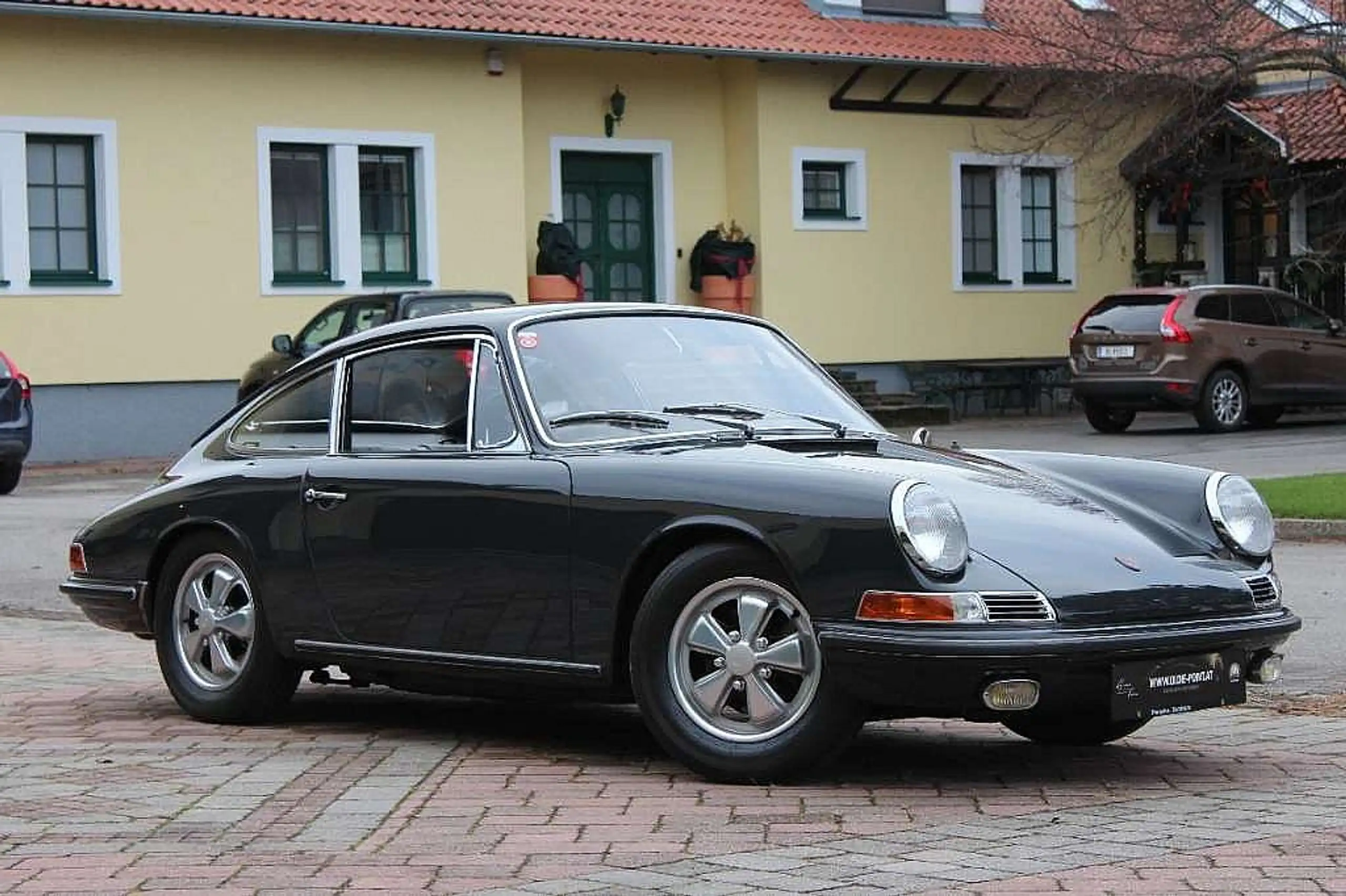 Porsche - 911