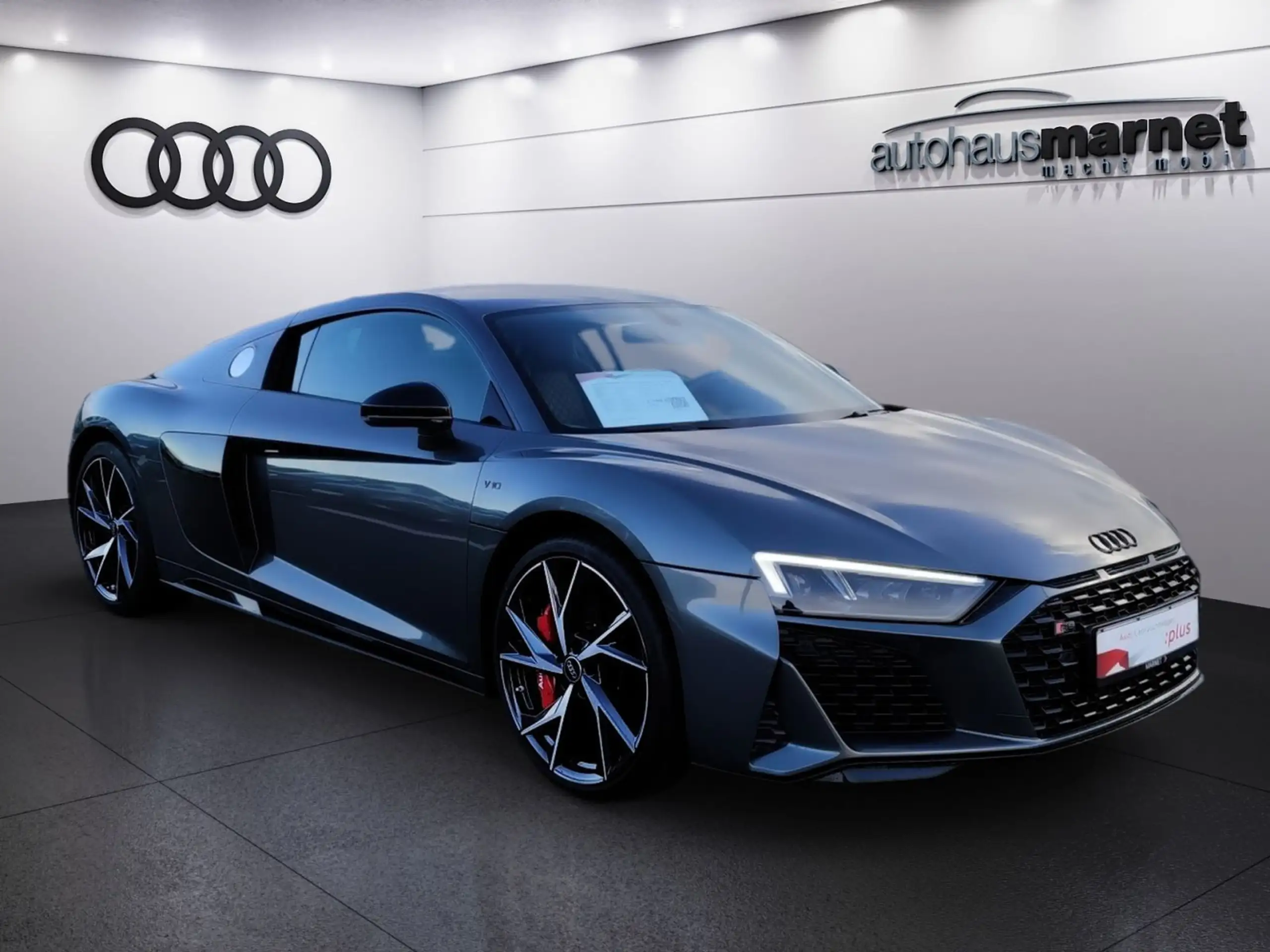 Audi - R8