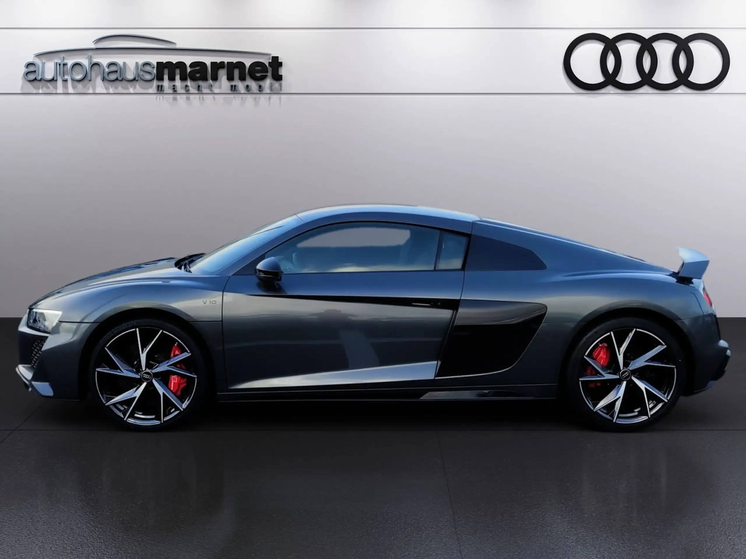 Audi - R8