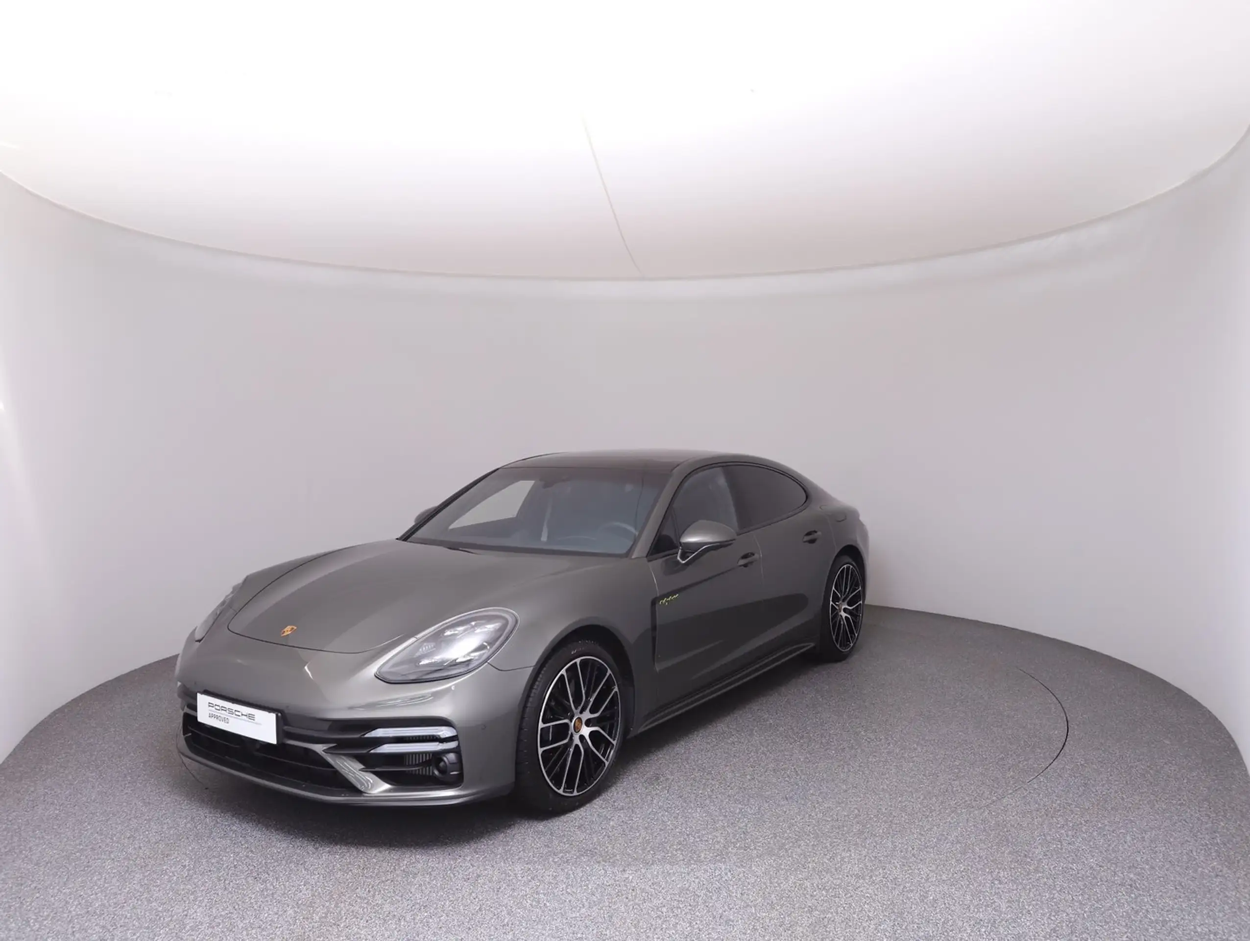 Porsche Panamera 2023