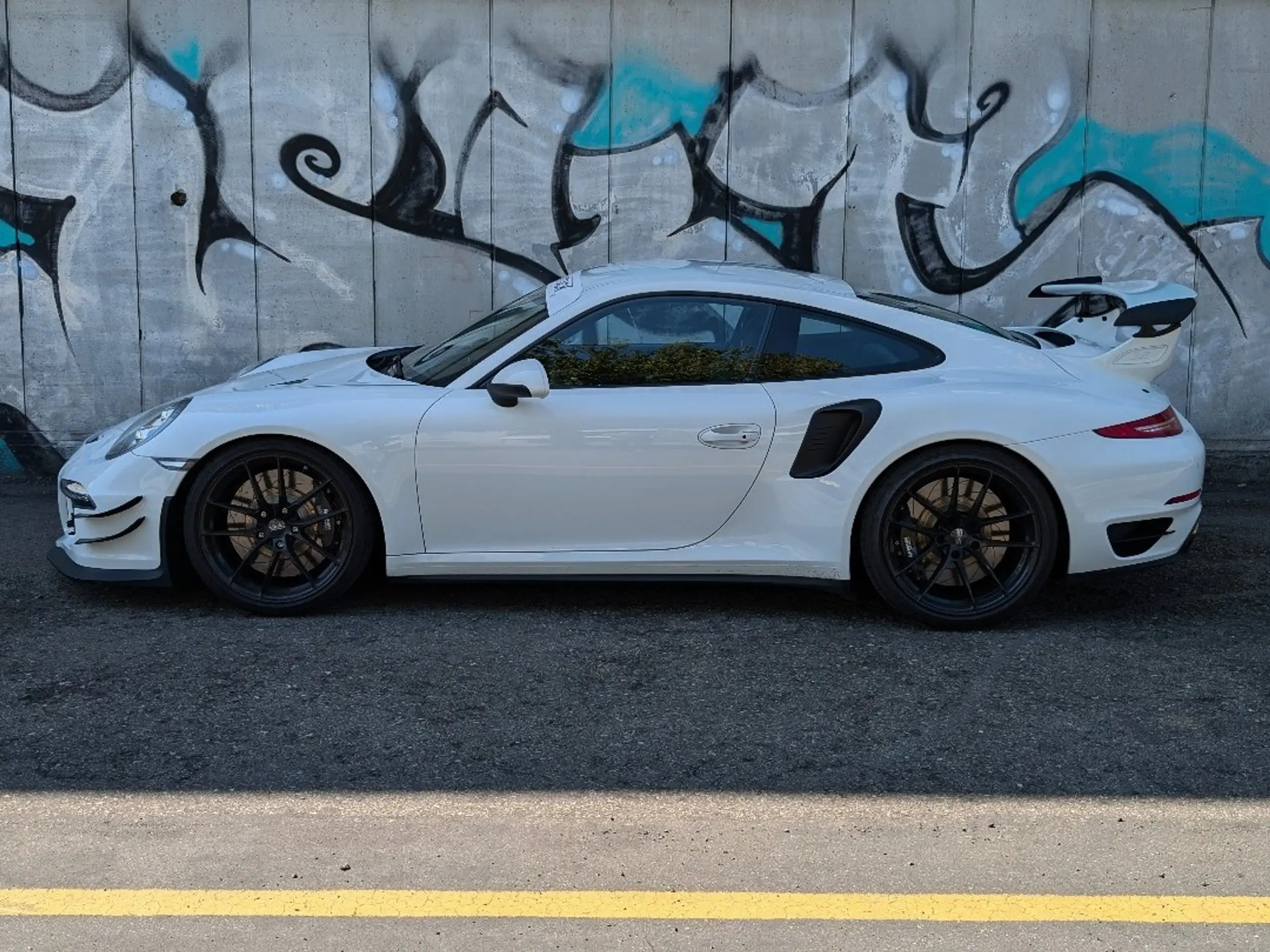 Porsche - 911