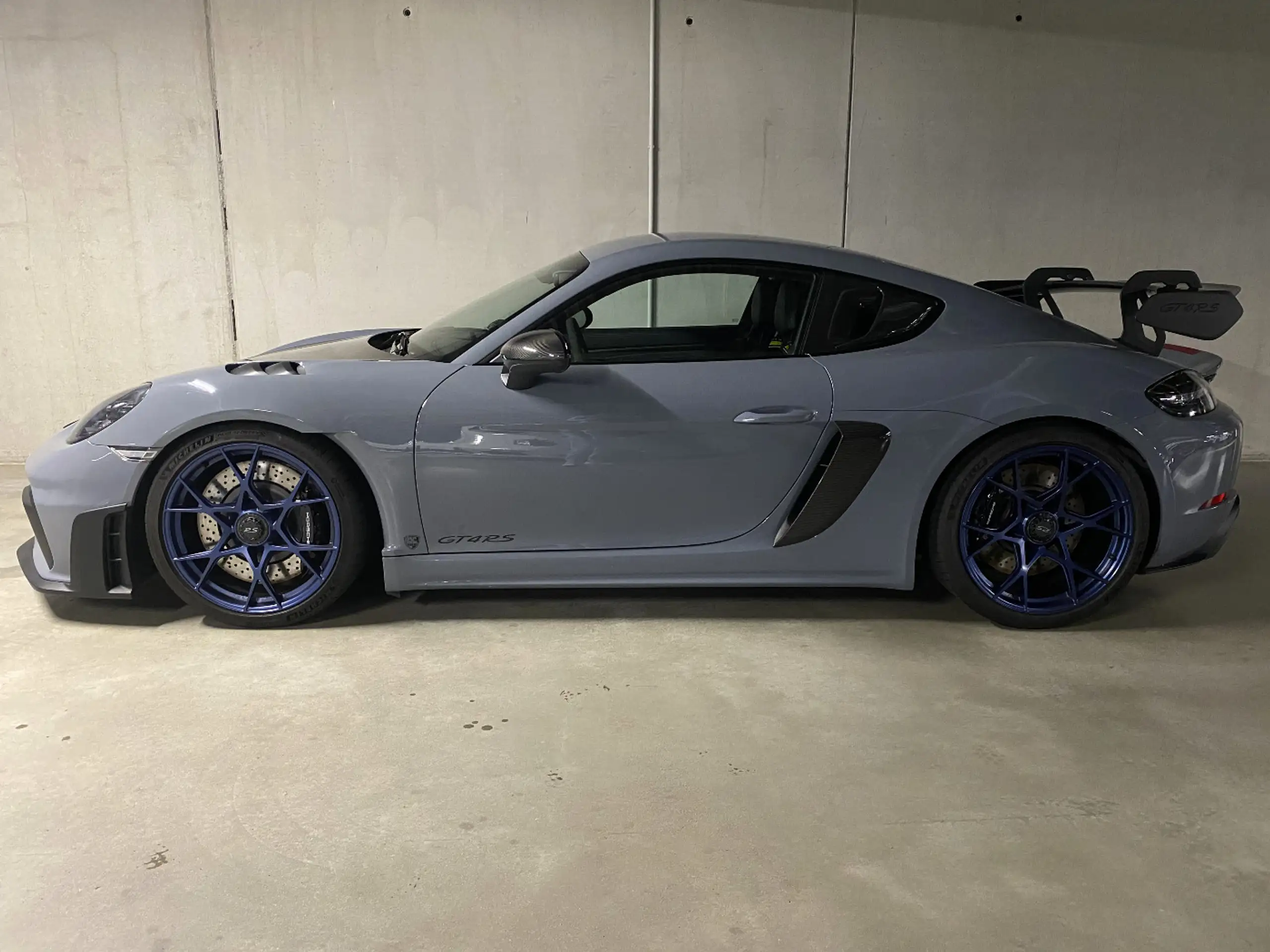 Porsche - Cayman